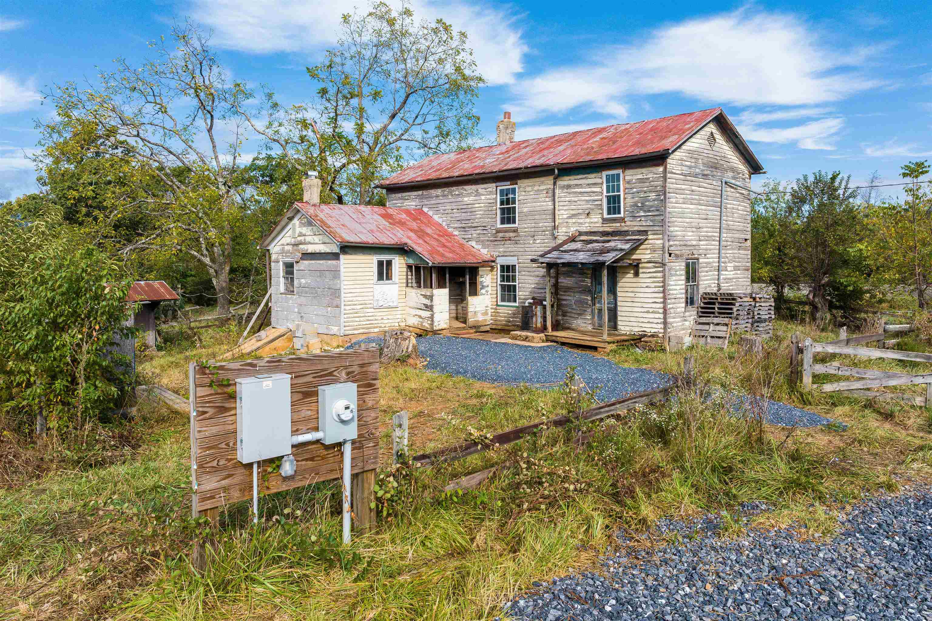 594 HEWITT RD