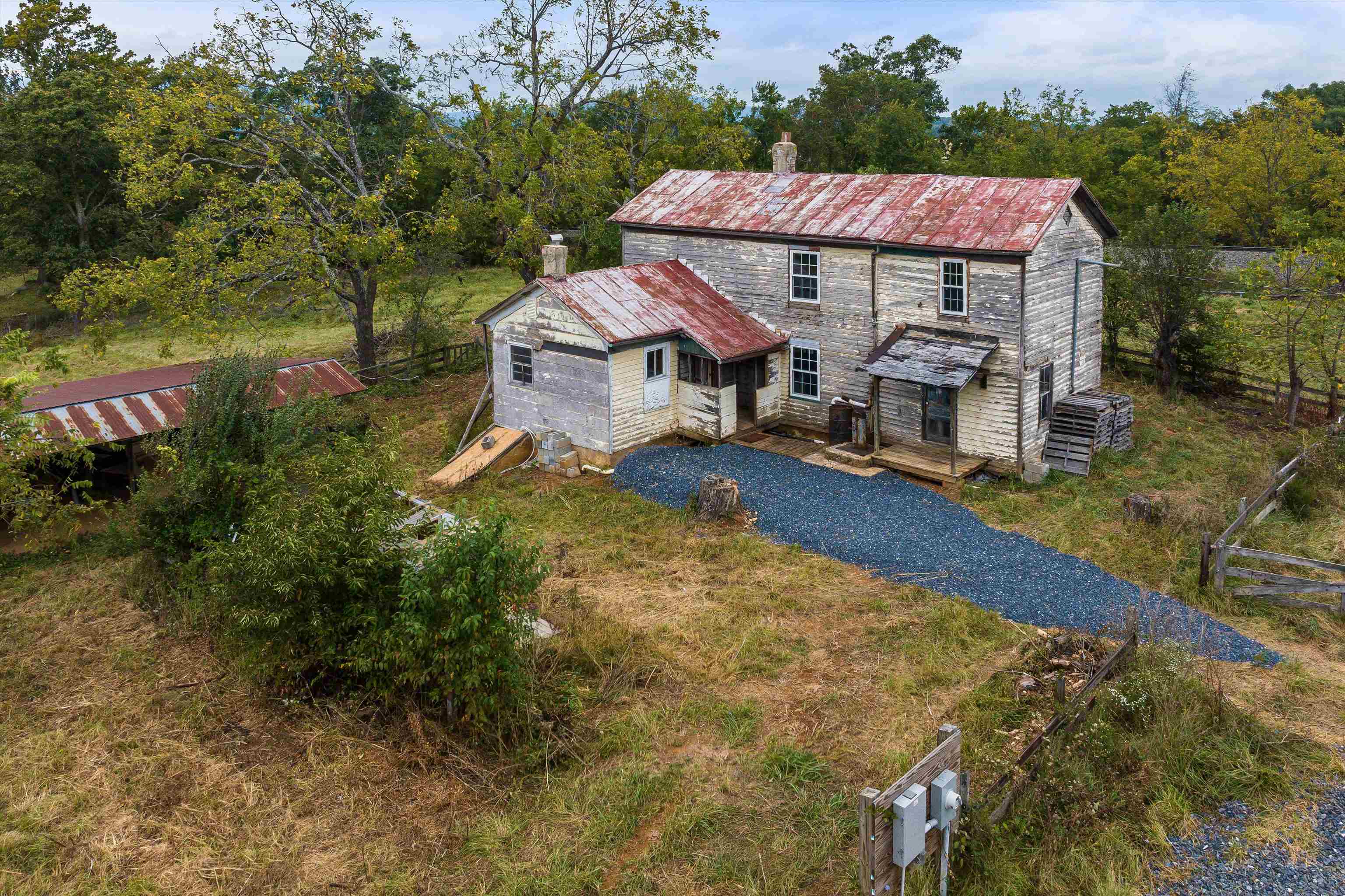 594 HEWITT RD