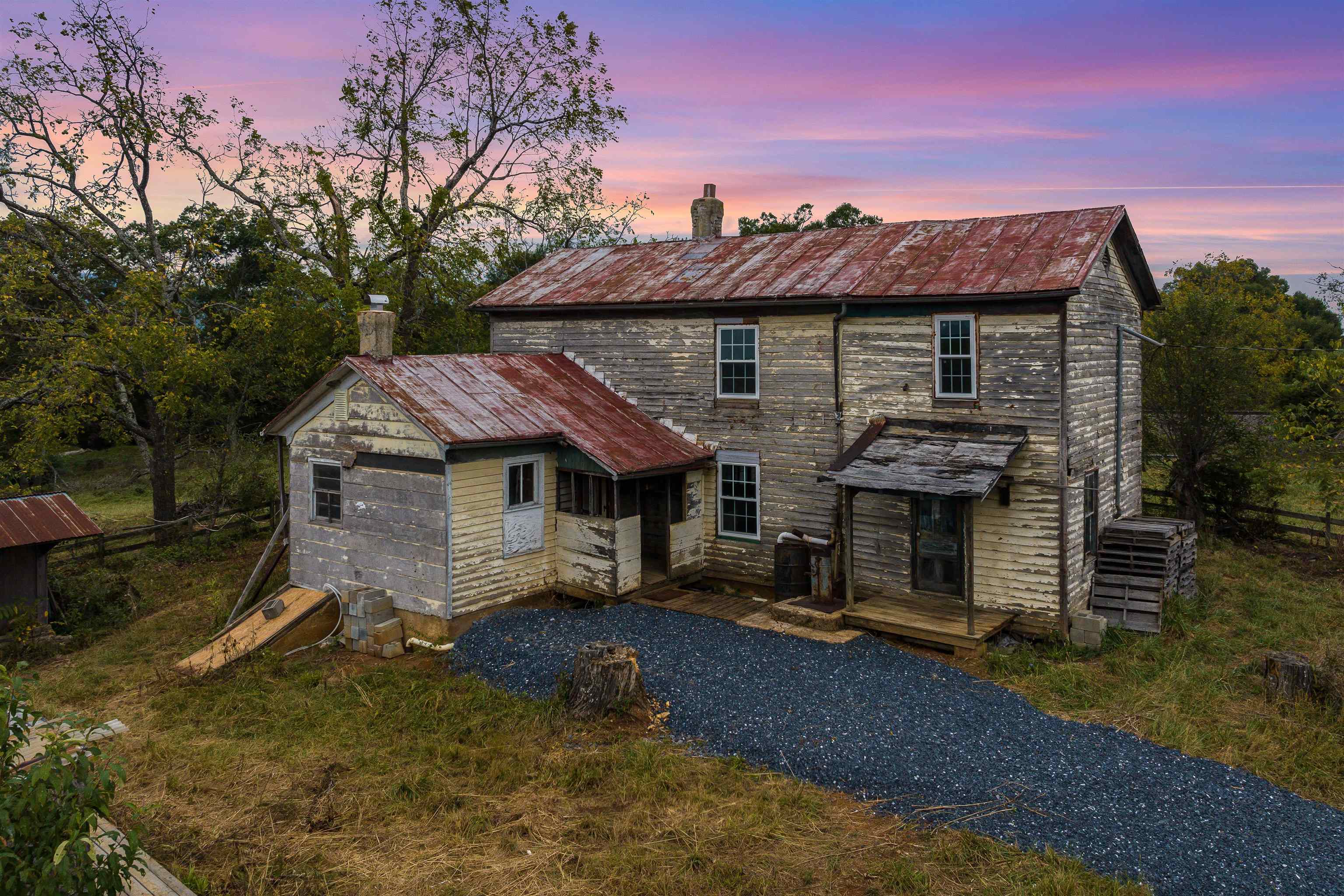 594 HEWITT RD