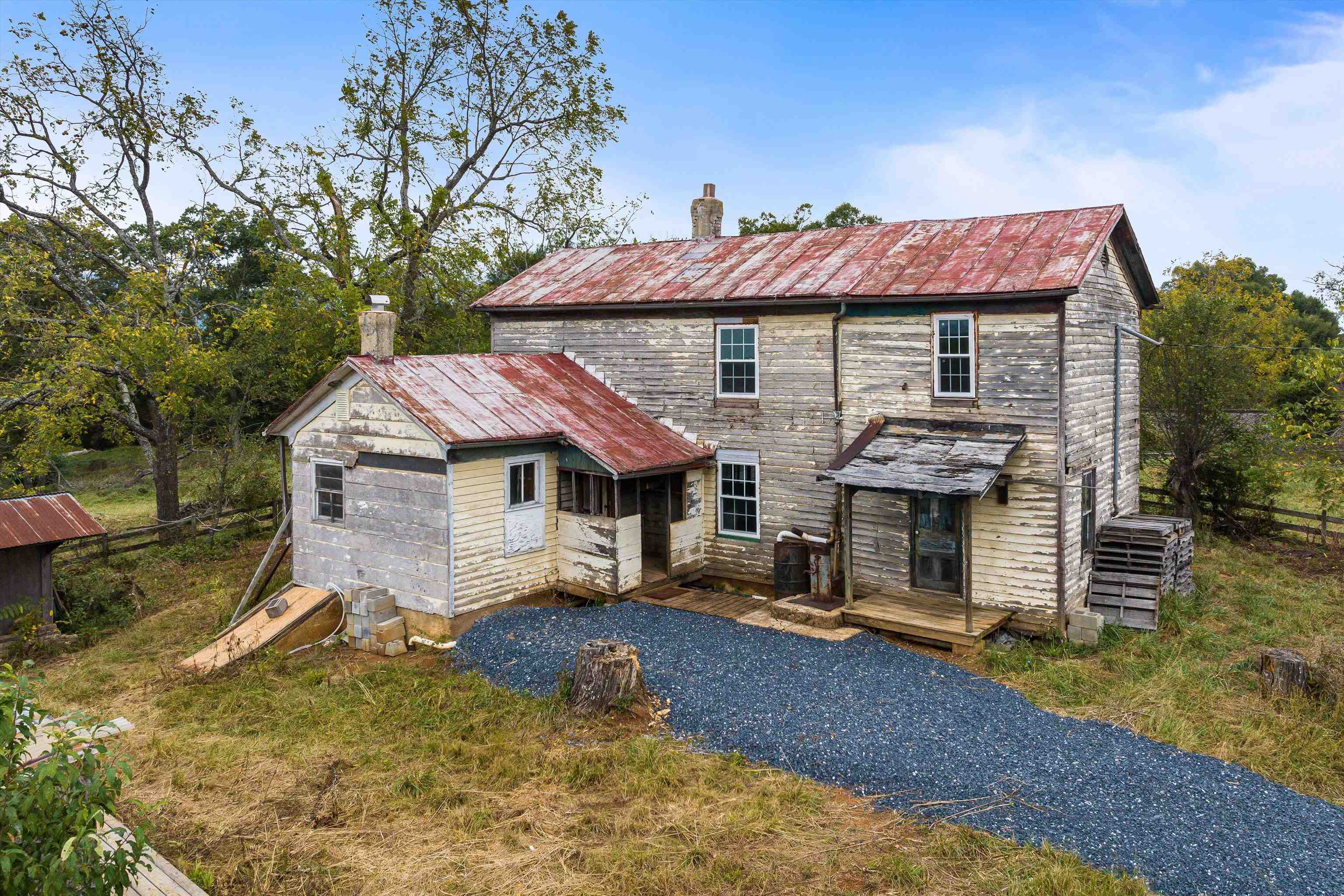594 HEWITT RD