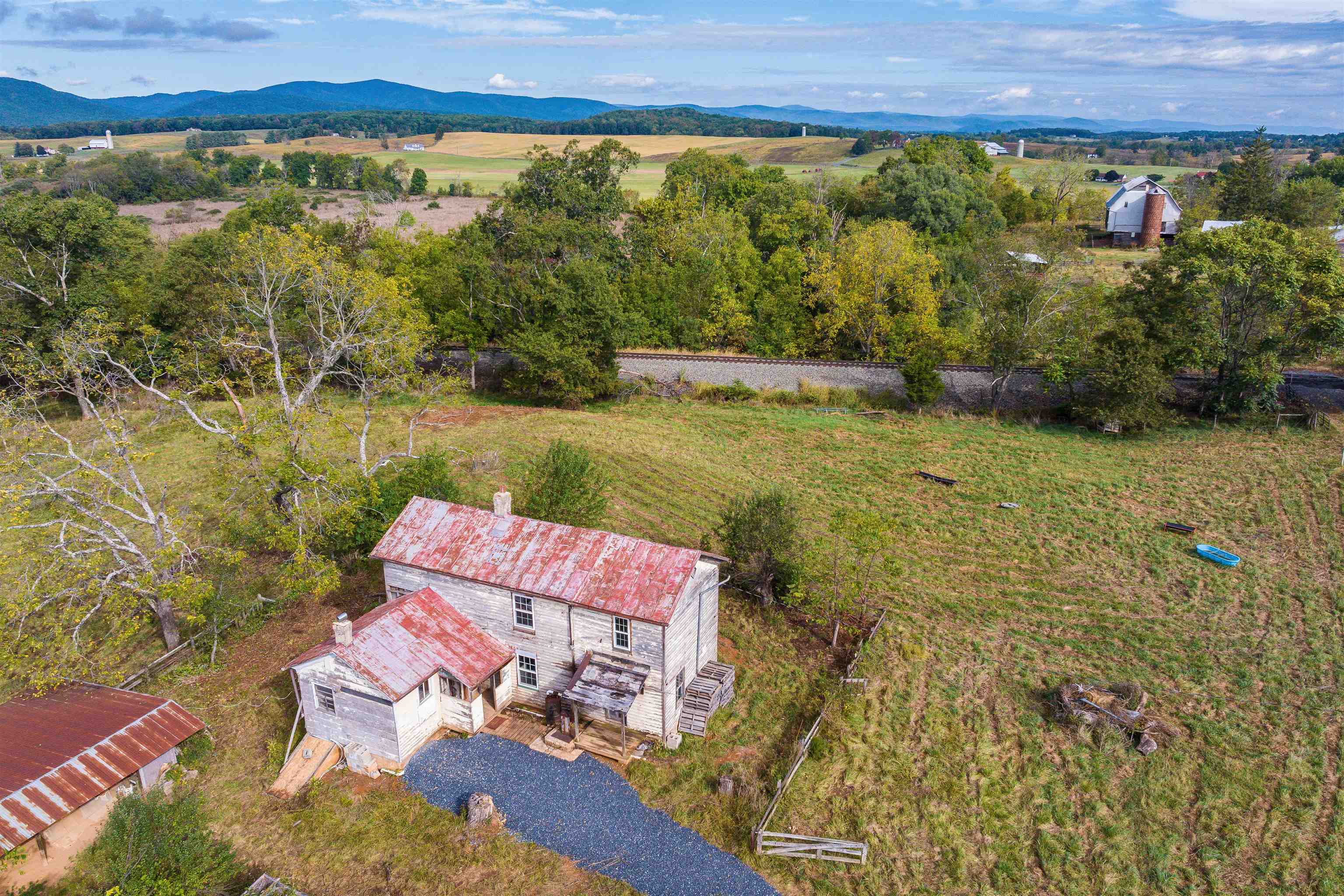 594 HEWITT RD