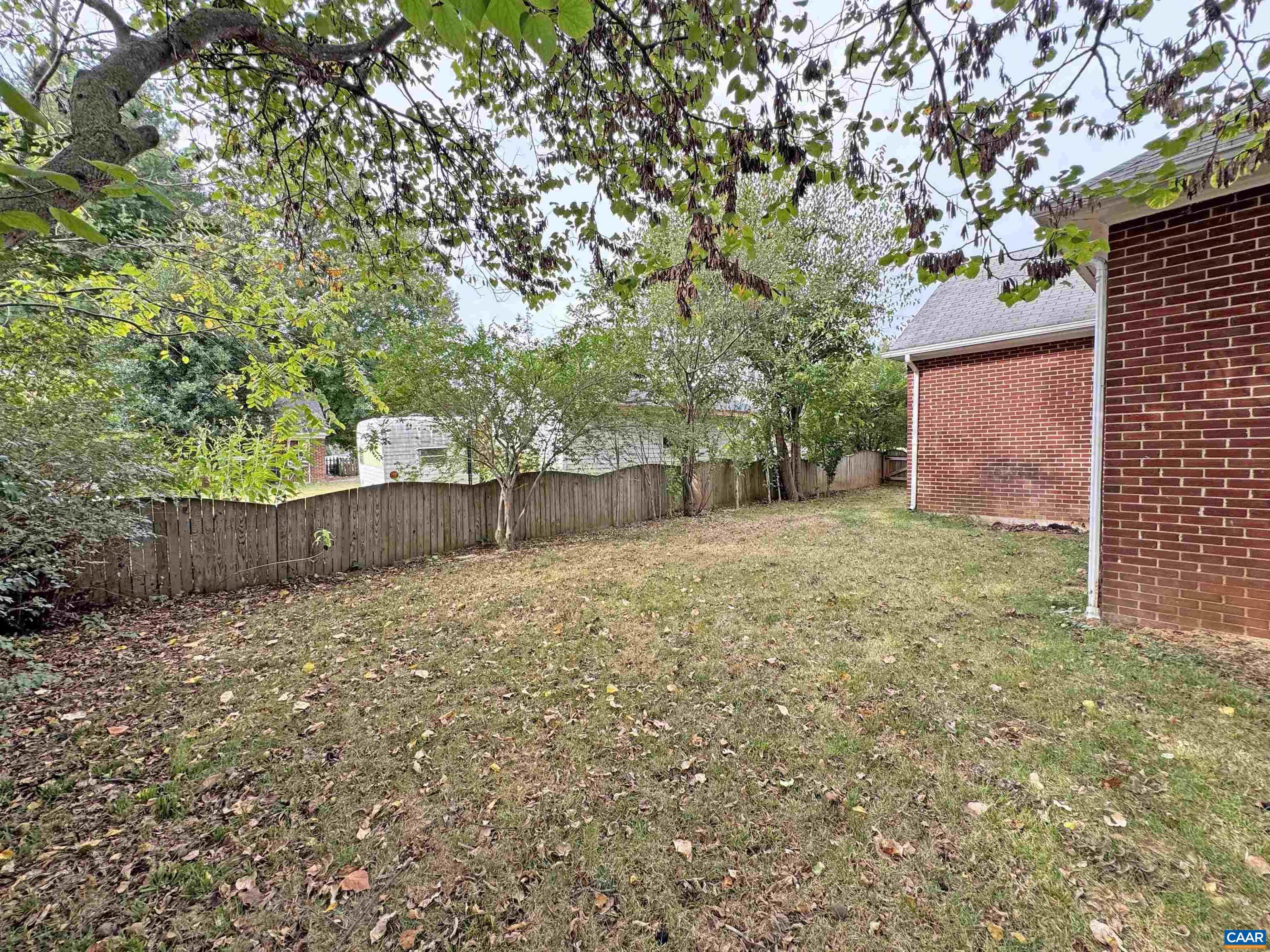 304 CROMPTON RD