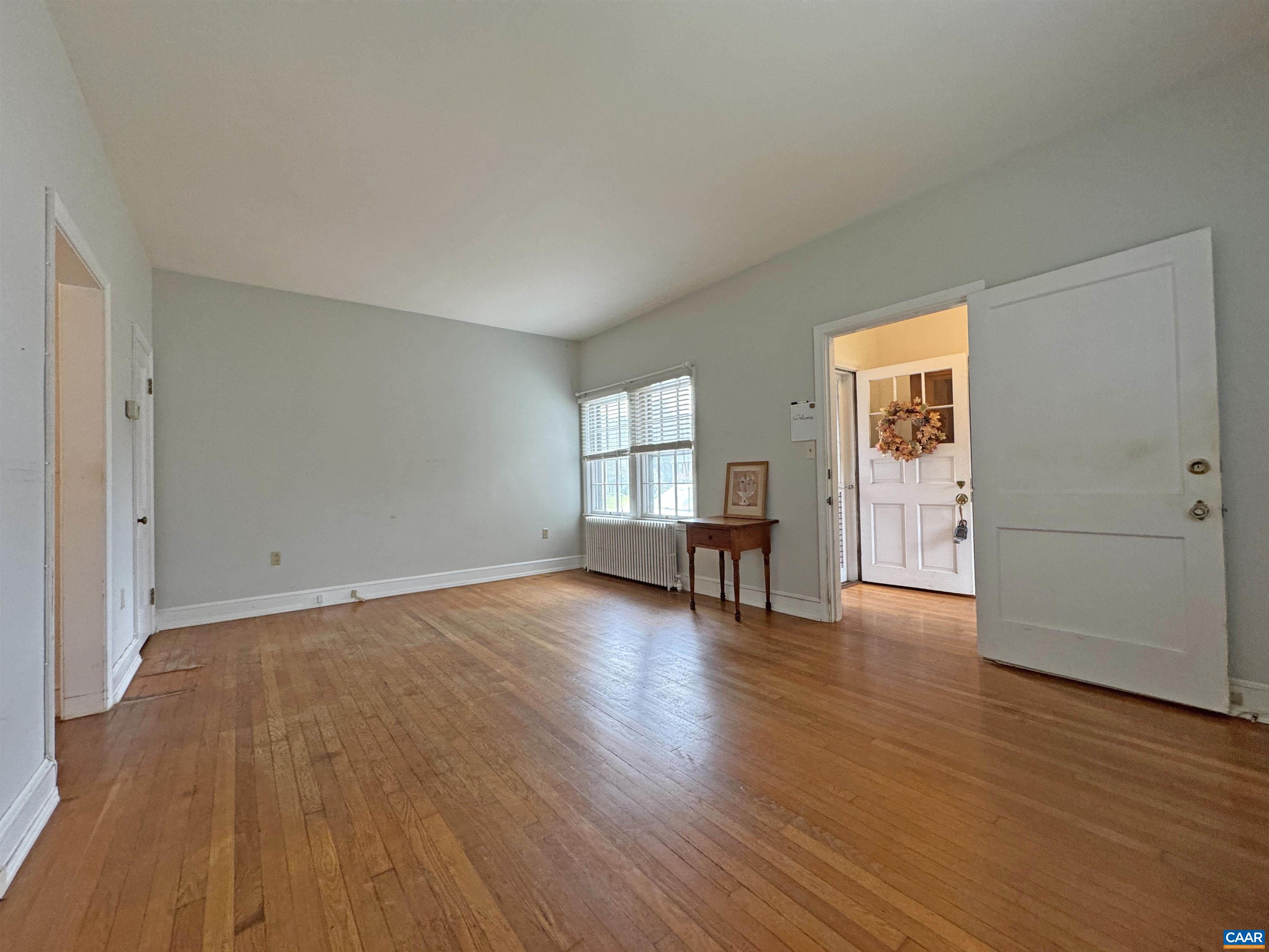 304 CROMPTON RD