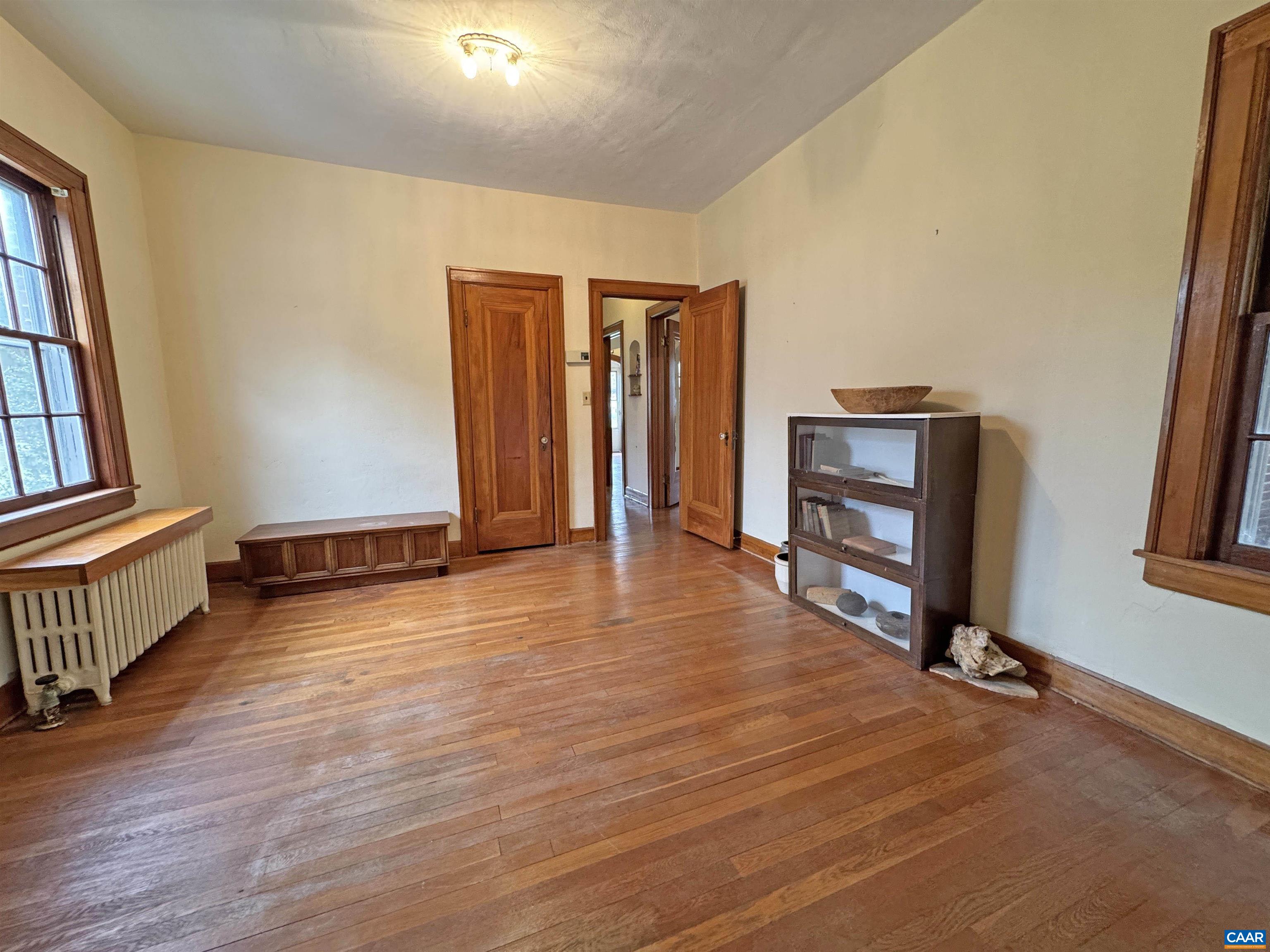 304 CROMPTON RD