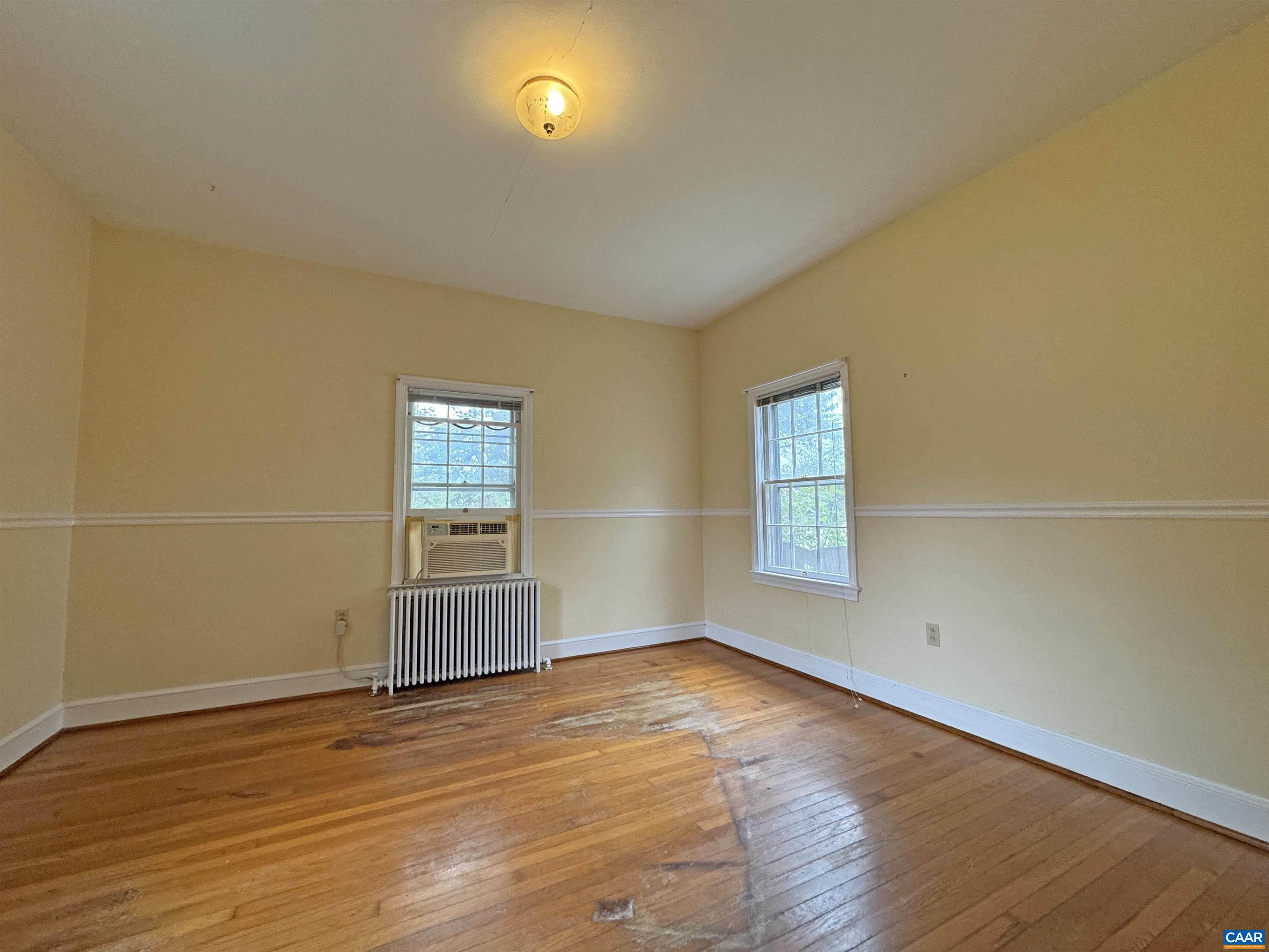 304 CROMPTON RD