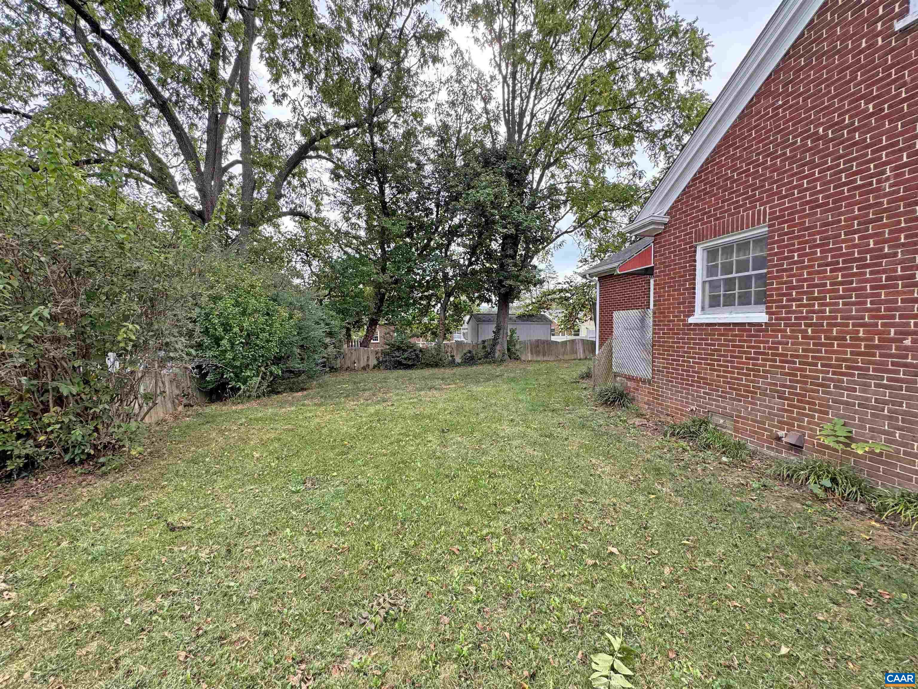 304 CROMPTON RD