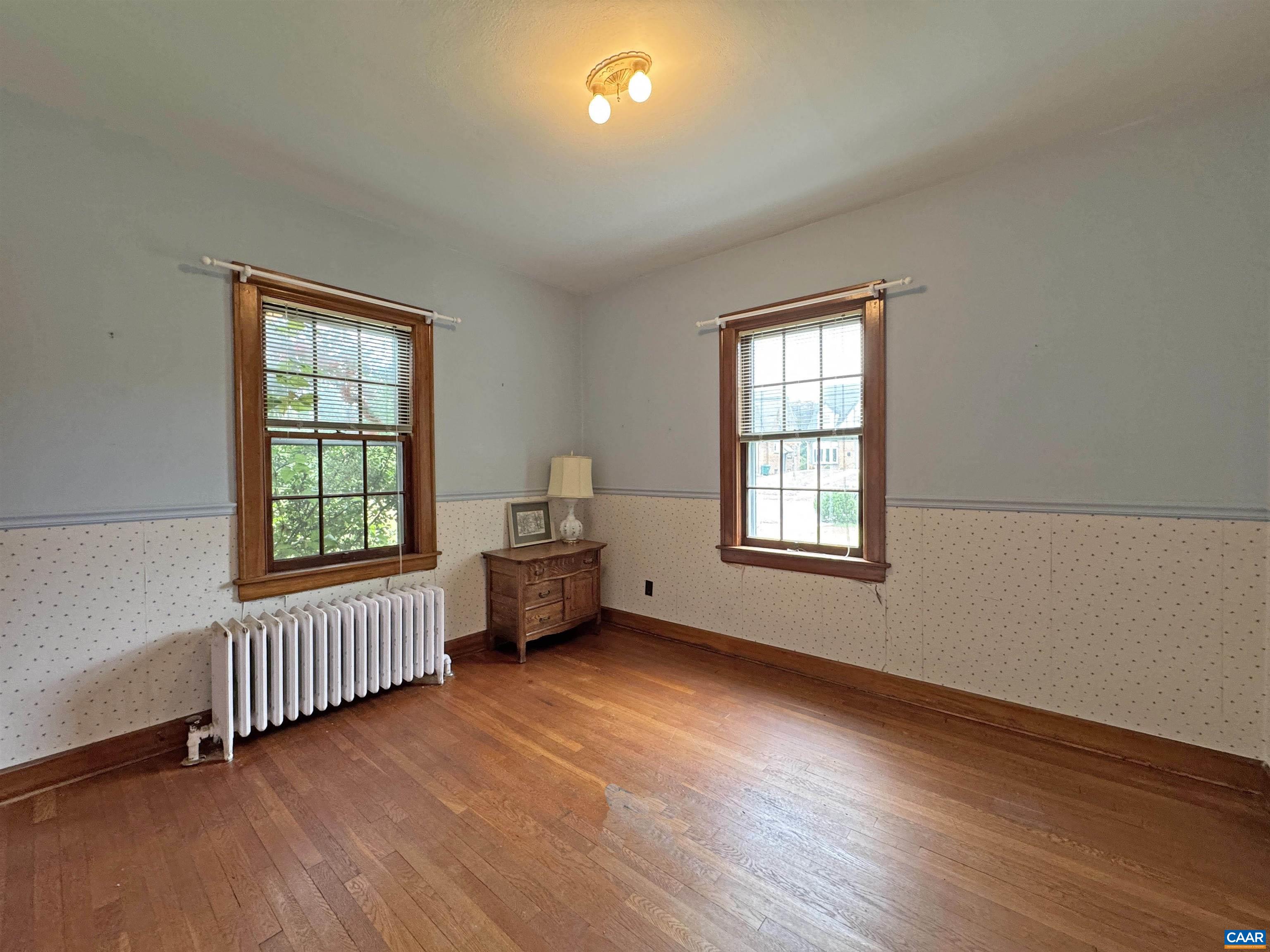 304 CROMPTON RD