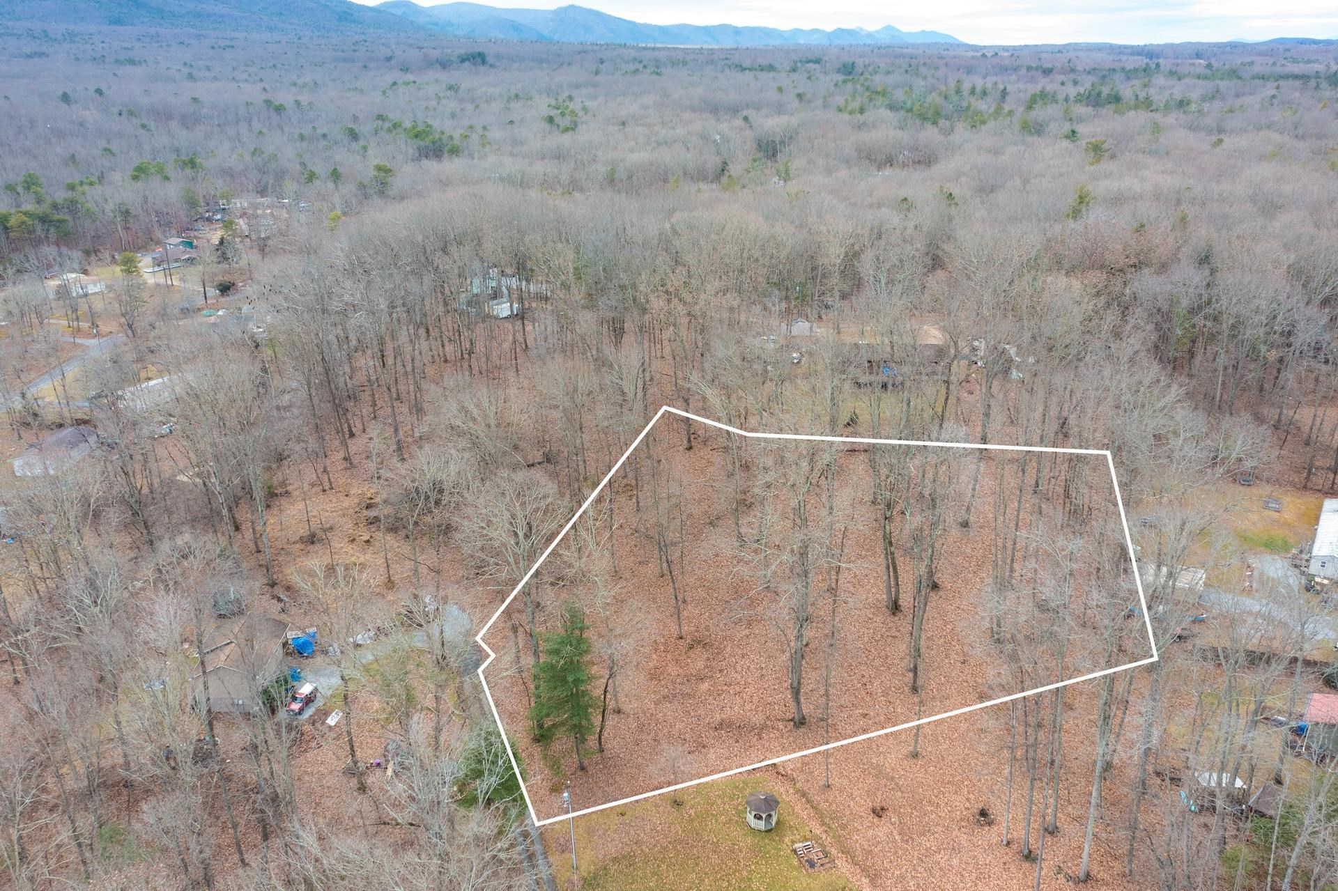 TBD HORSESHOE HOLLOW