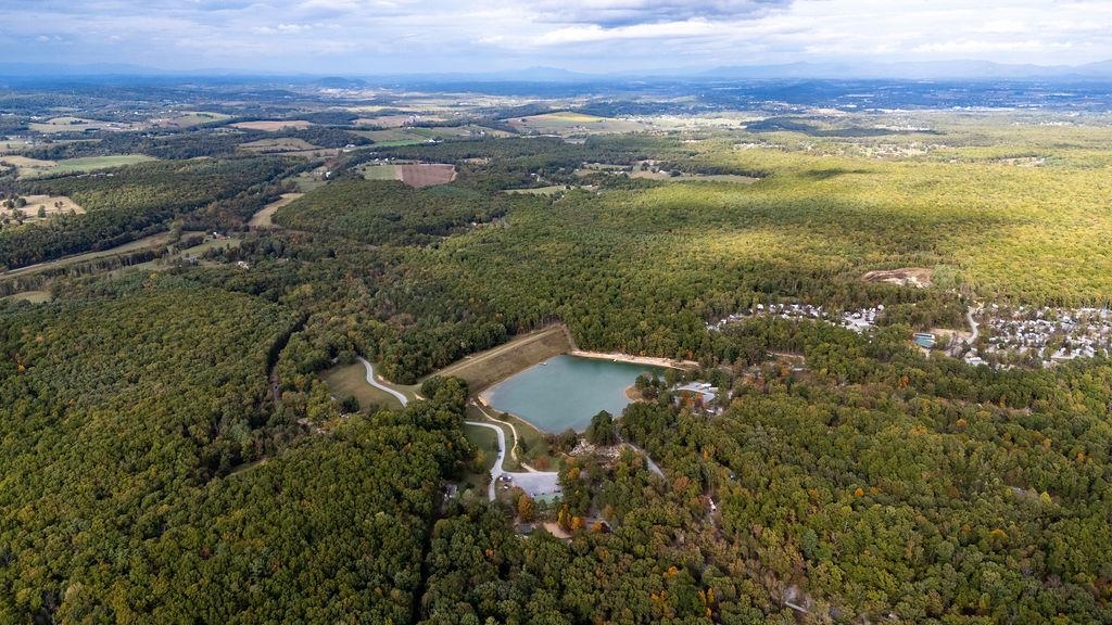 TBD HORSESHOE HOLLOW