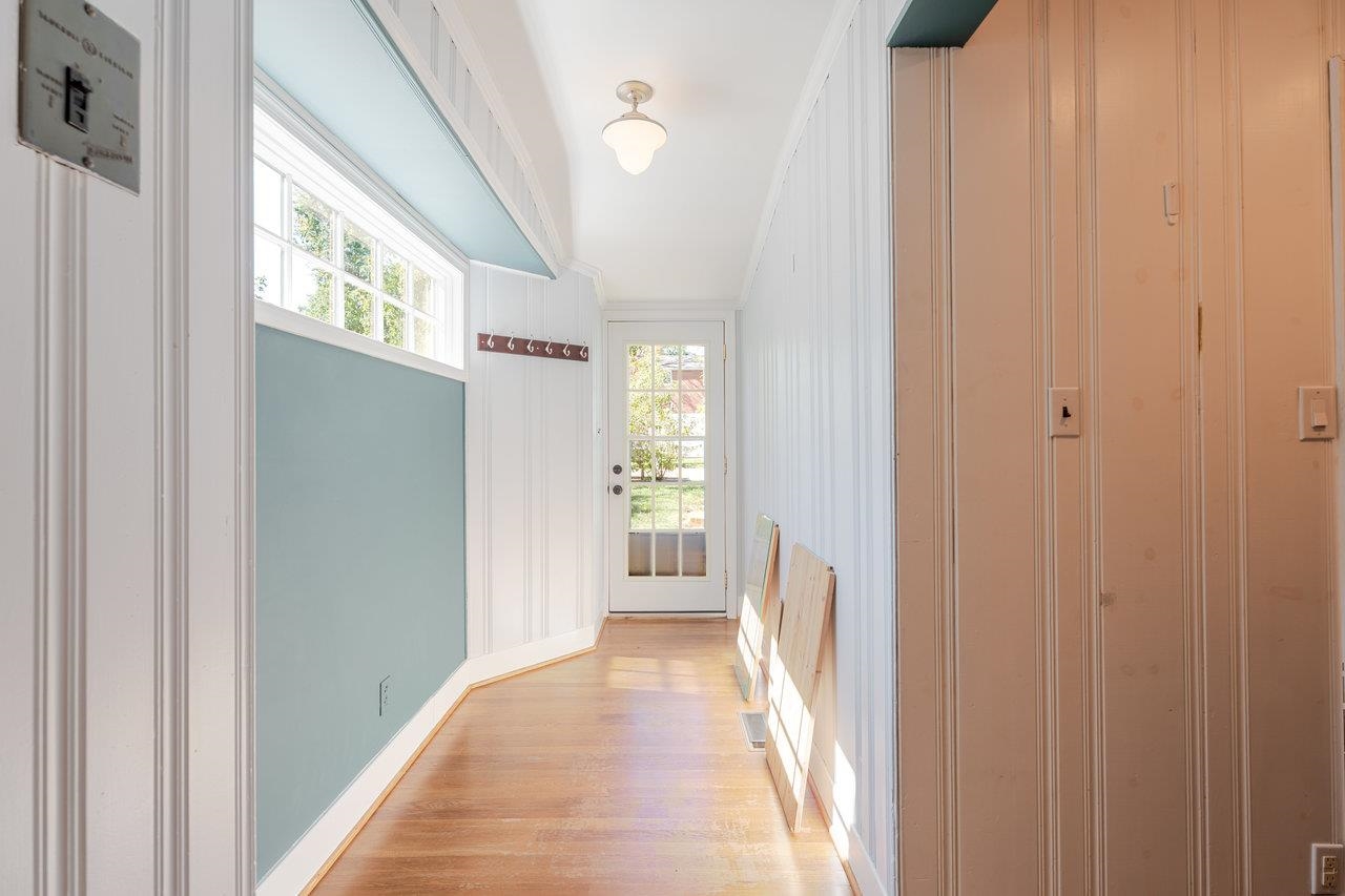 215 CROMPTON RD