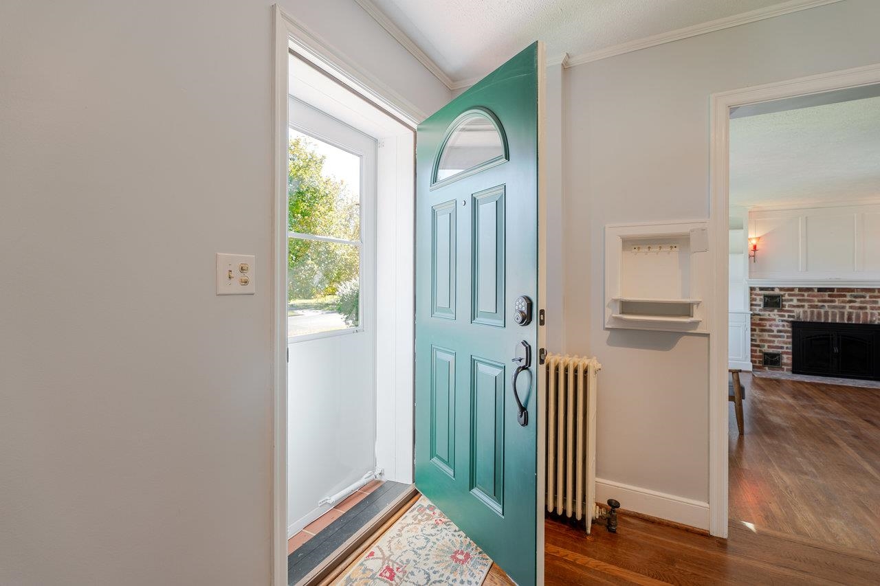 215 CROMPTON RD