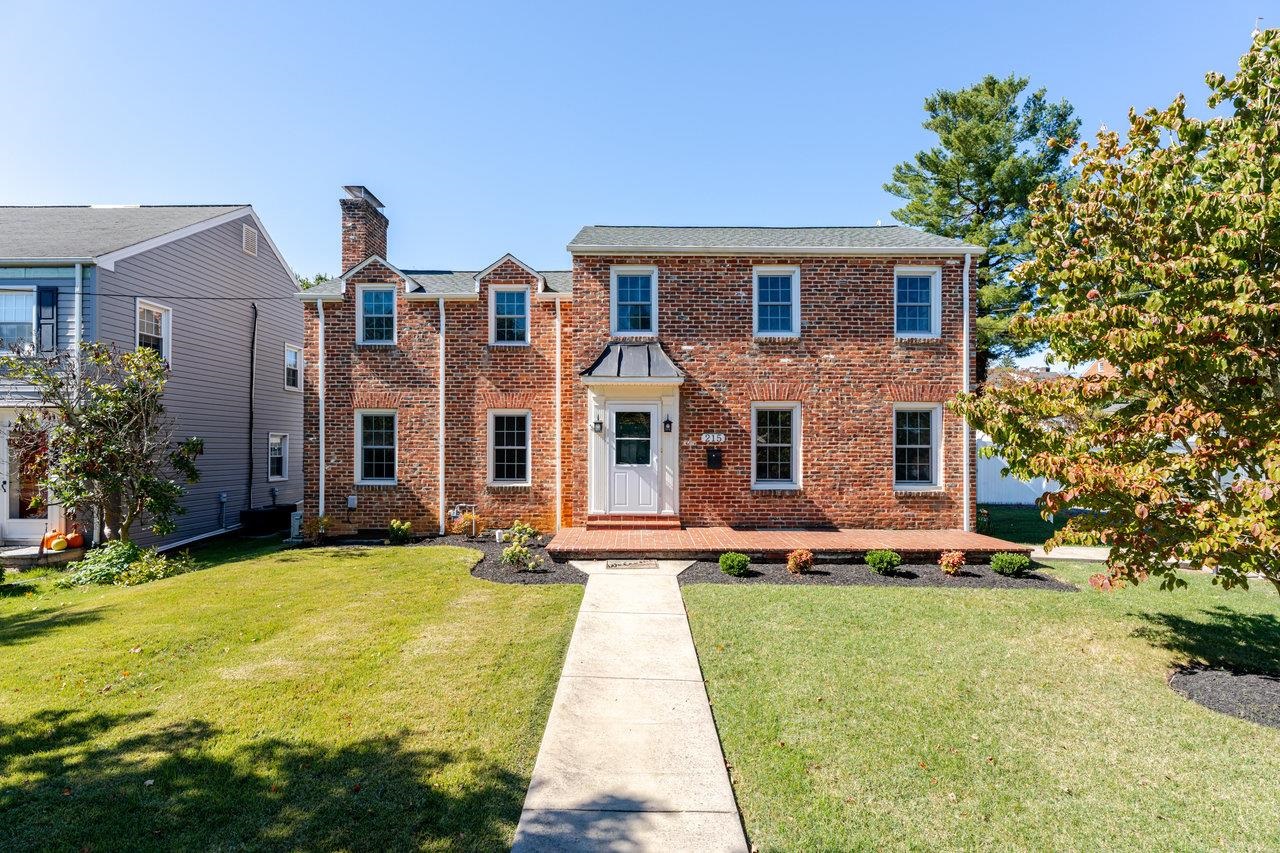 215 CROMPTON RD