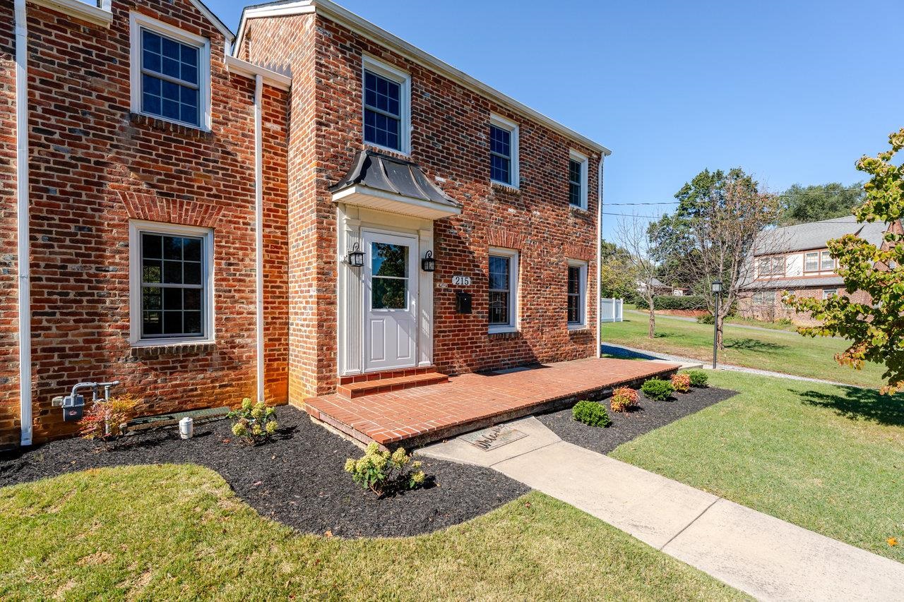 215 CROMPTON RD