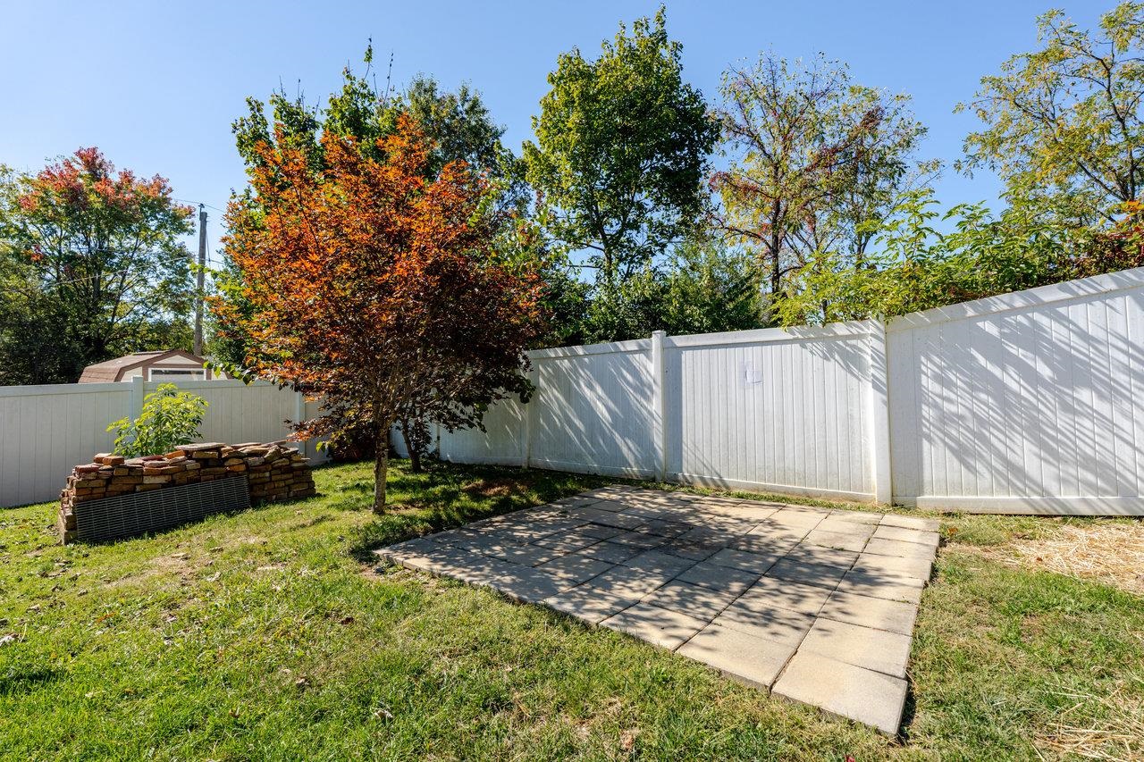 215 CROMPTON RD