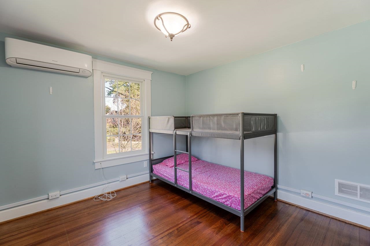 215 CROMPTON RD