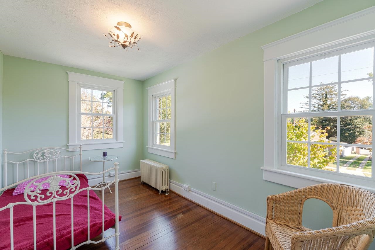 215 CROMPTON RD