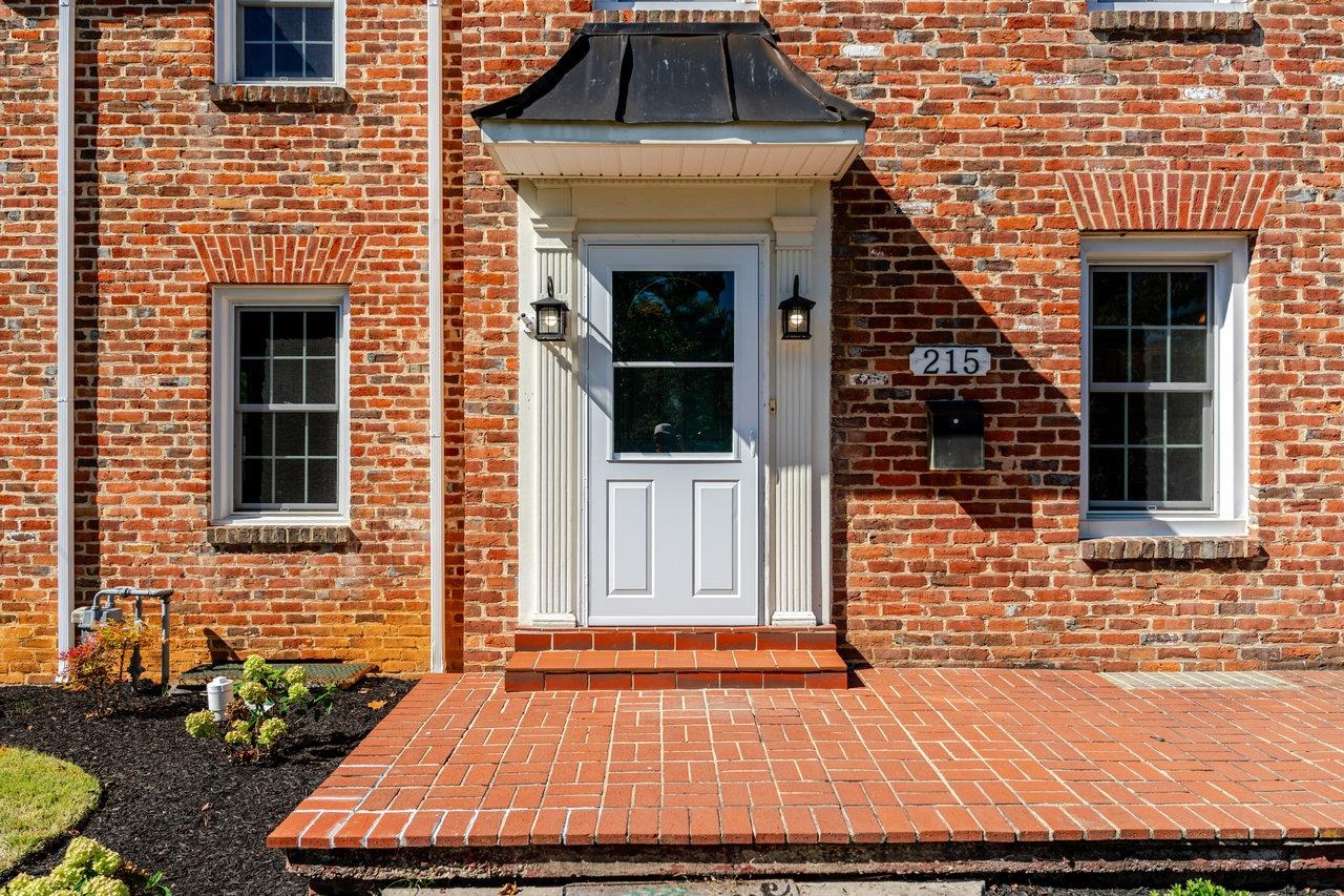 215 CROMPTON RD