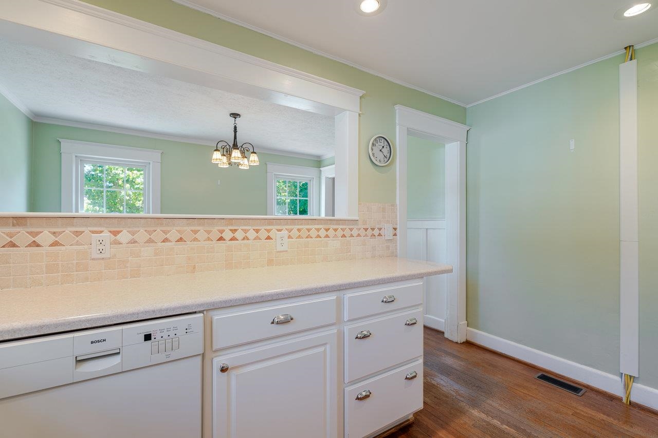 215 CROMPTON RD