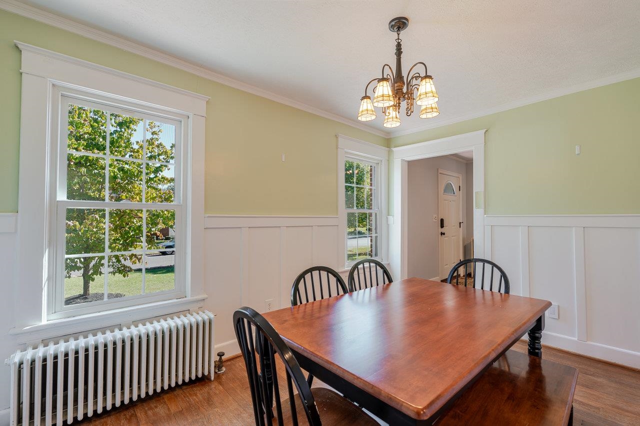 215 CROMPTON RD
