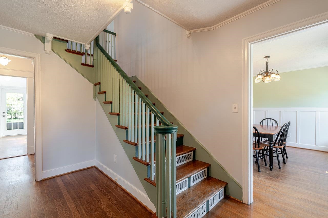 215 CROMPTON RD