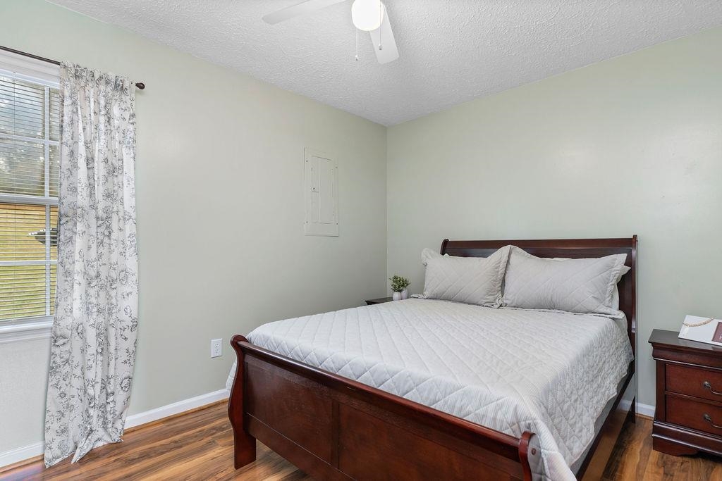 366 SMOKY ROW RD