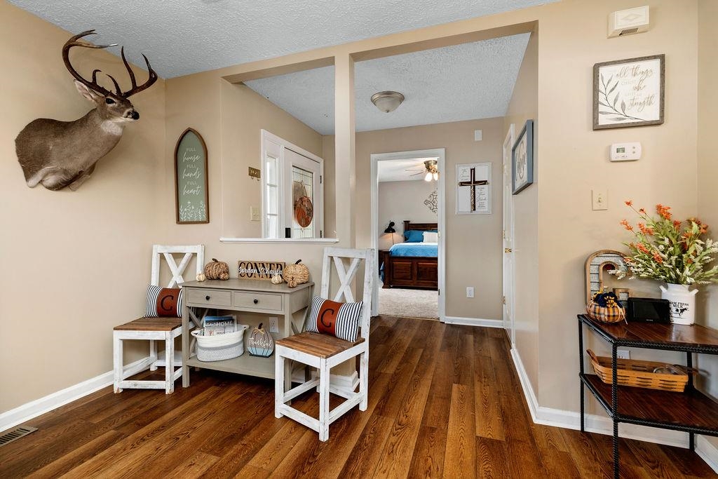 366 SMOKY ROW RD