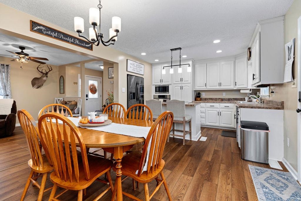 366 SMOKY ROW RD