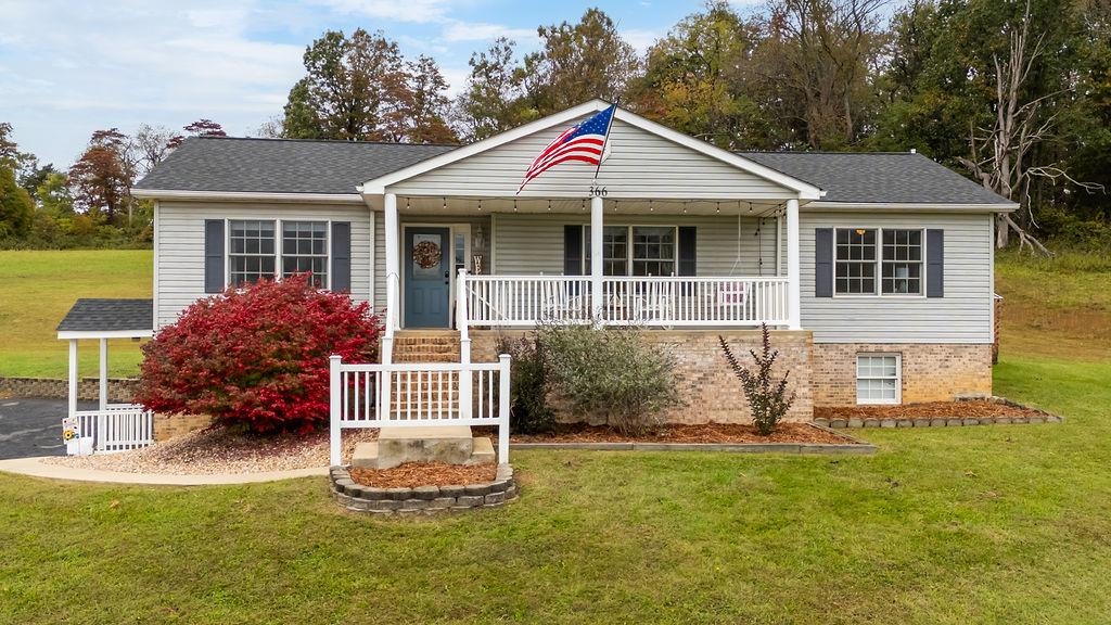 366 SMOKY ROW RD