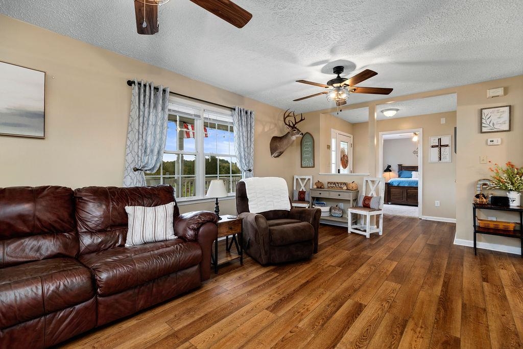 366 SMOKY ROW RD