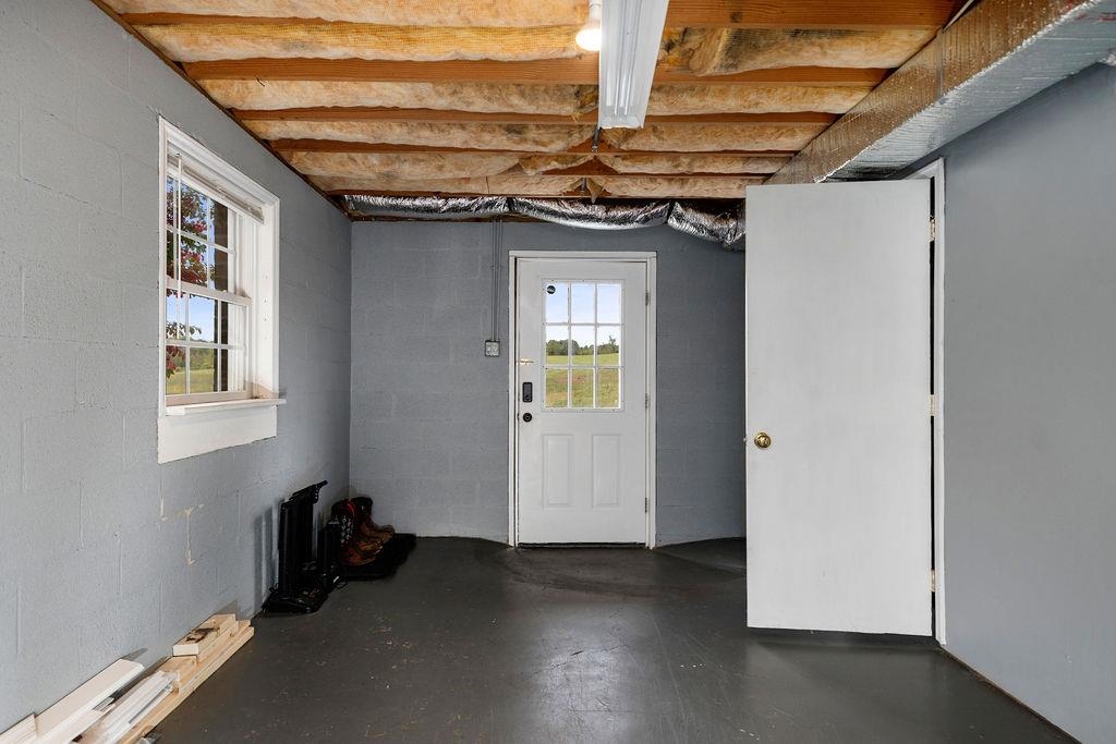 366 SMOKY ROW RD