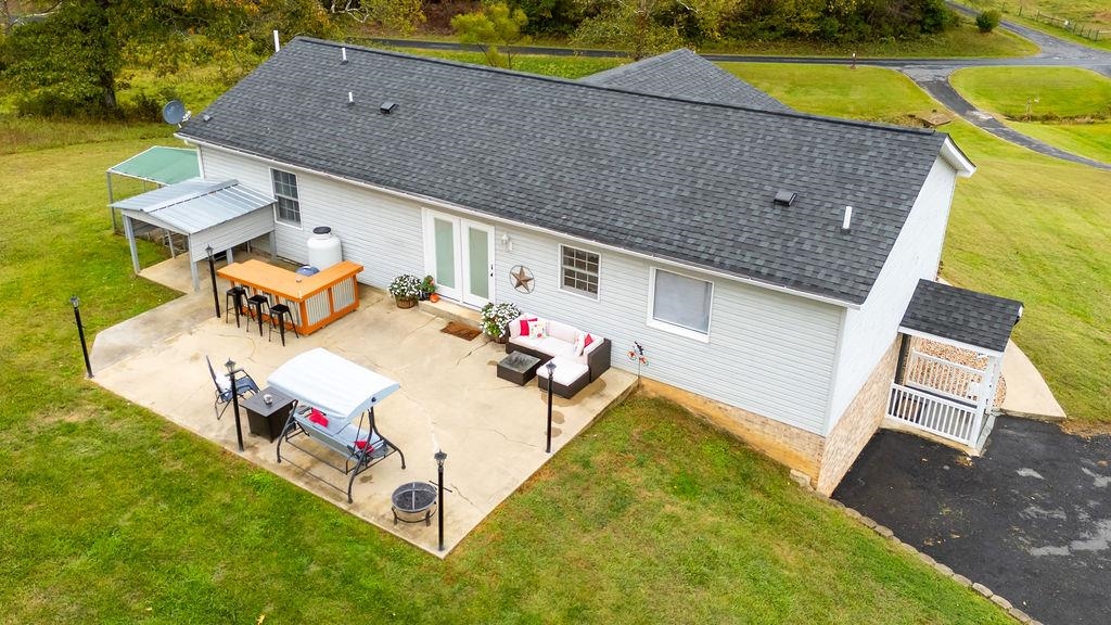 366 SMOKY ROW RD
