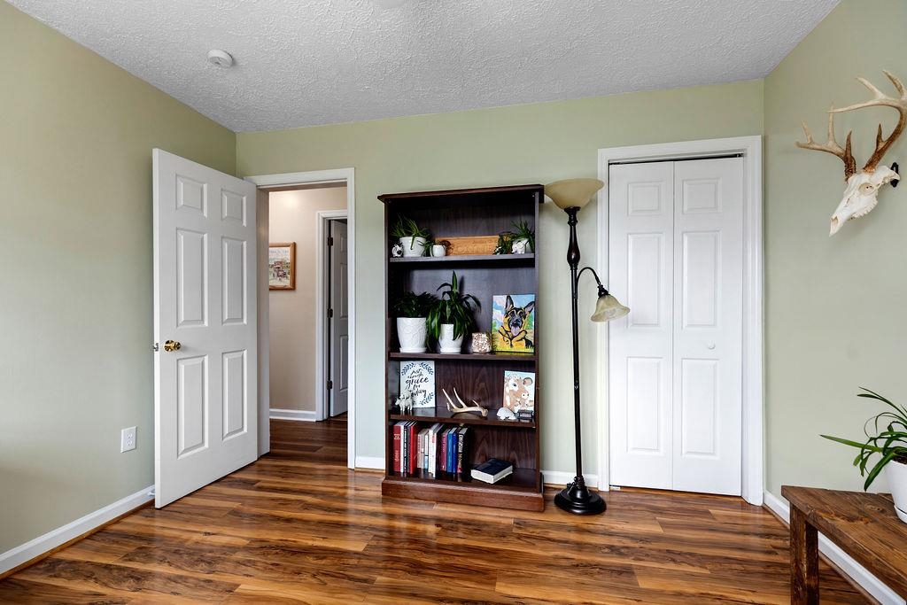 366 SMOKY ROW RD