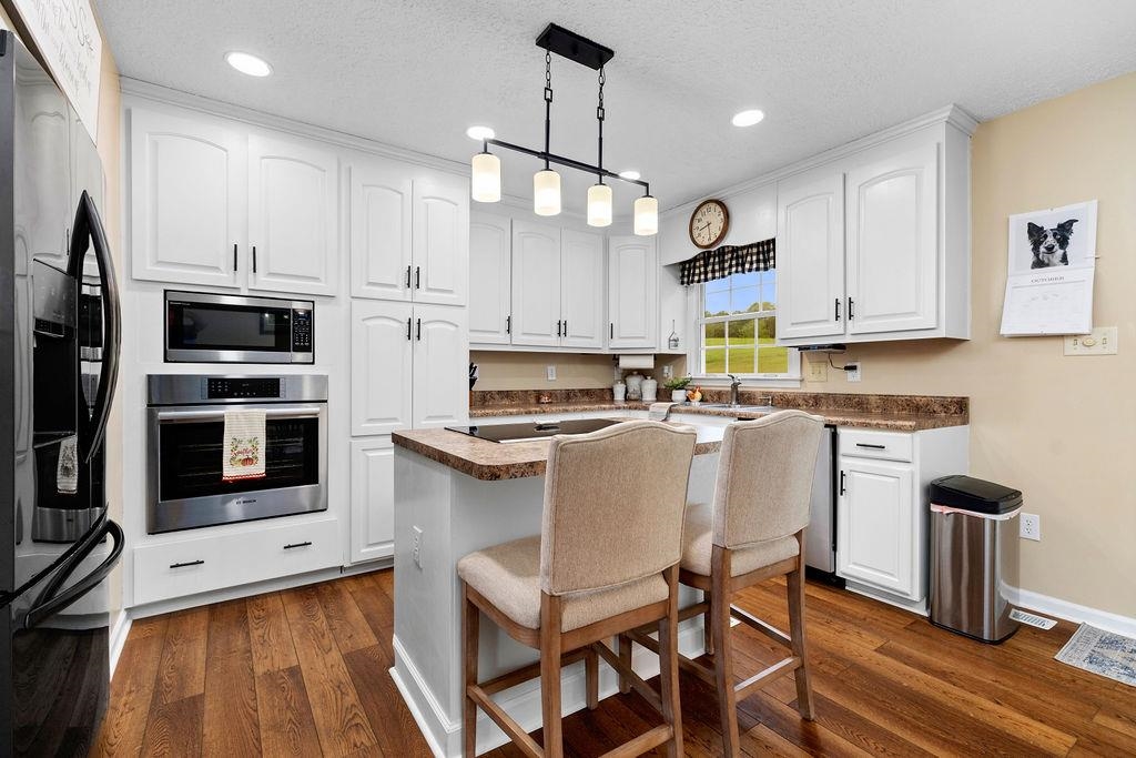 366 SMOKY ROW RD