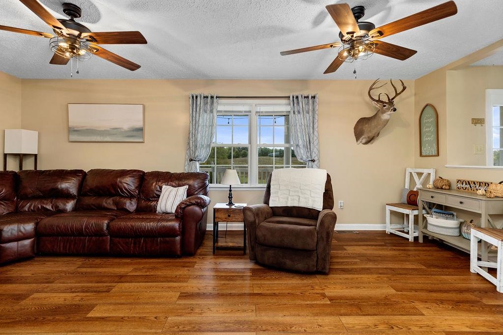 366 SMOKY ROW RD
