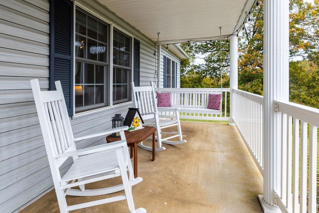366 SMOKY ROW RD