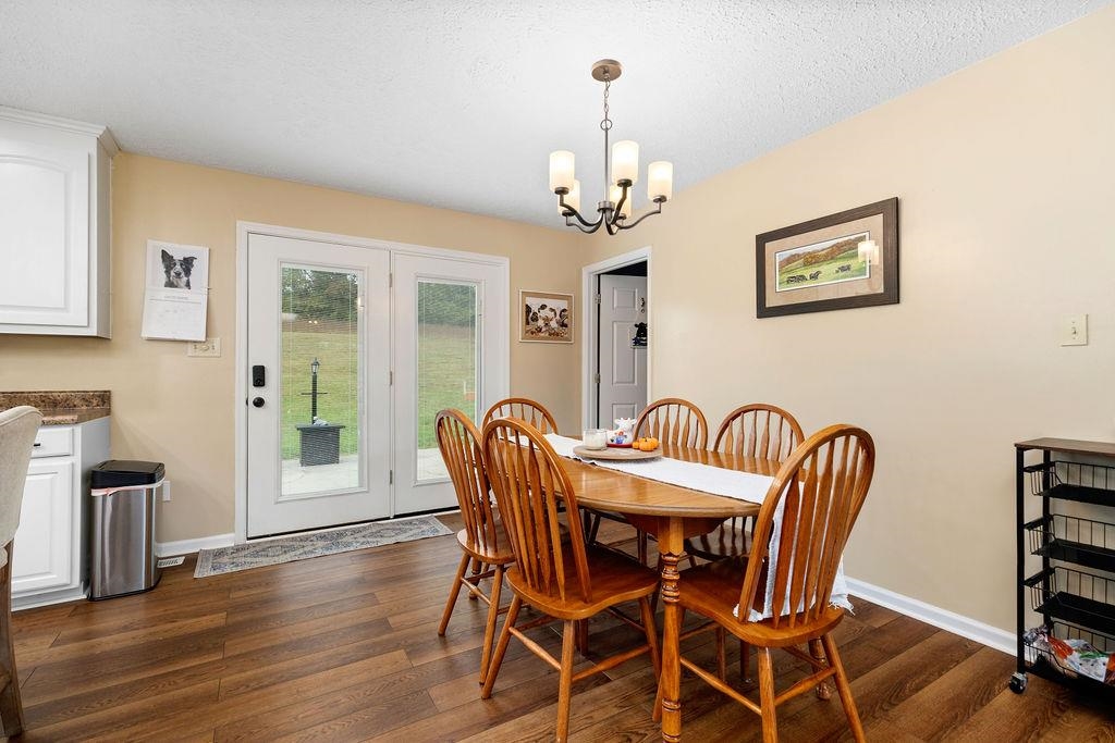 366 SMOKY ROW RD