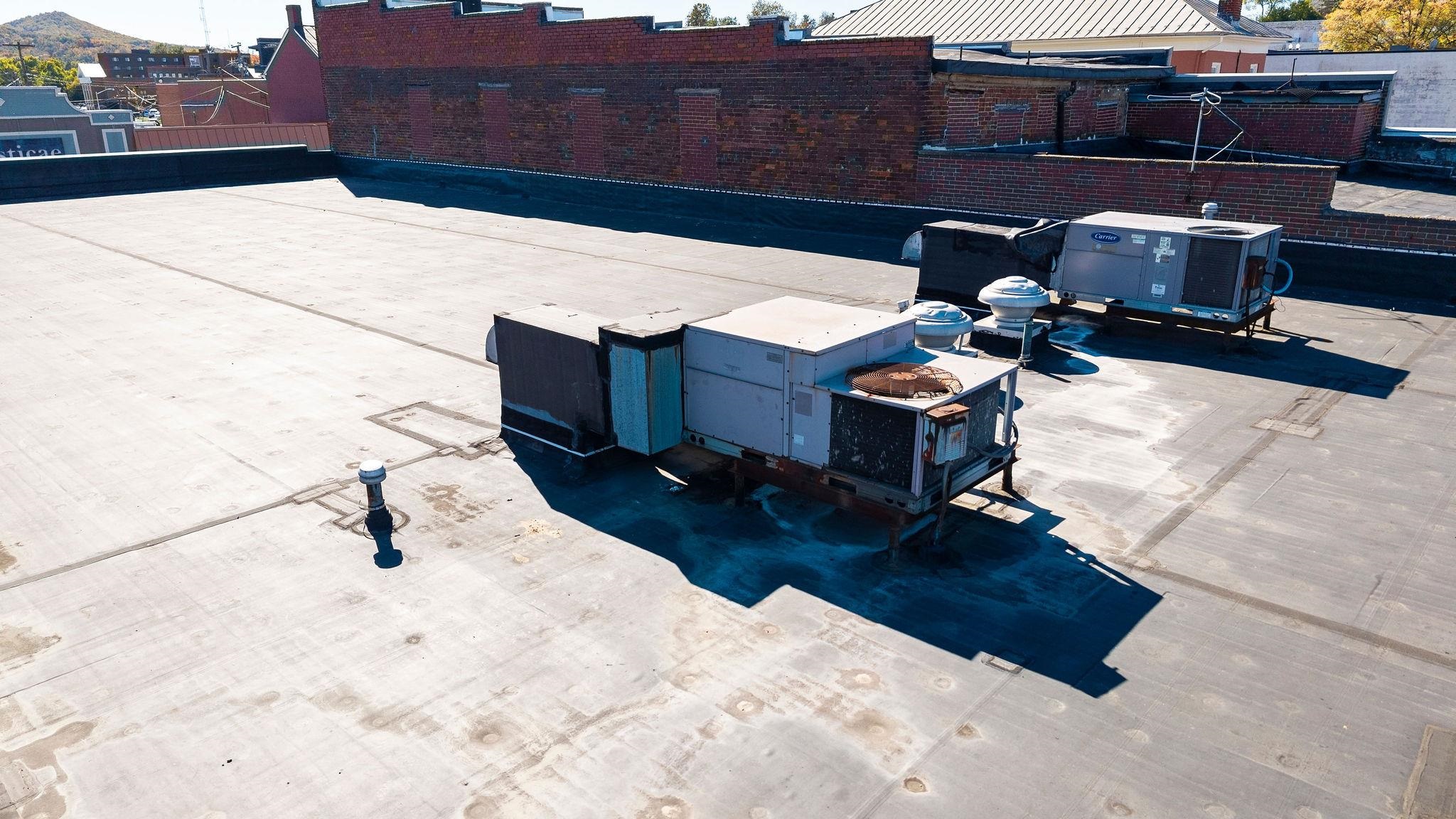 323 W MAIN ST