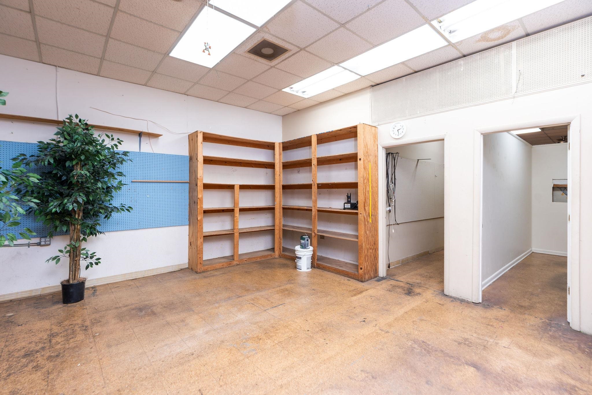 323 W MAIN ST