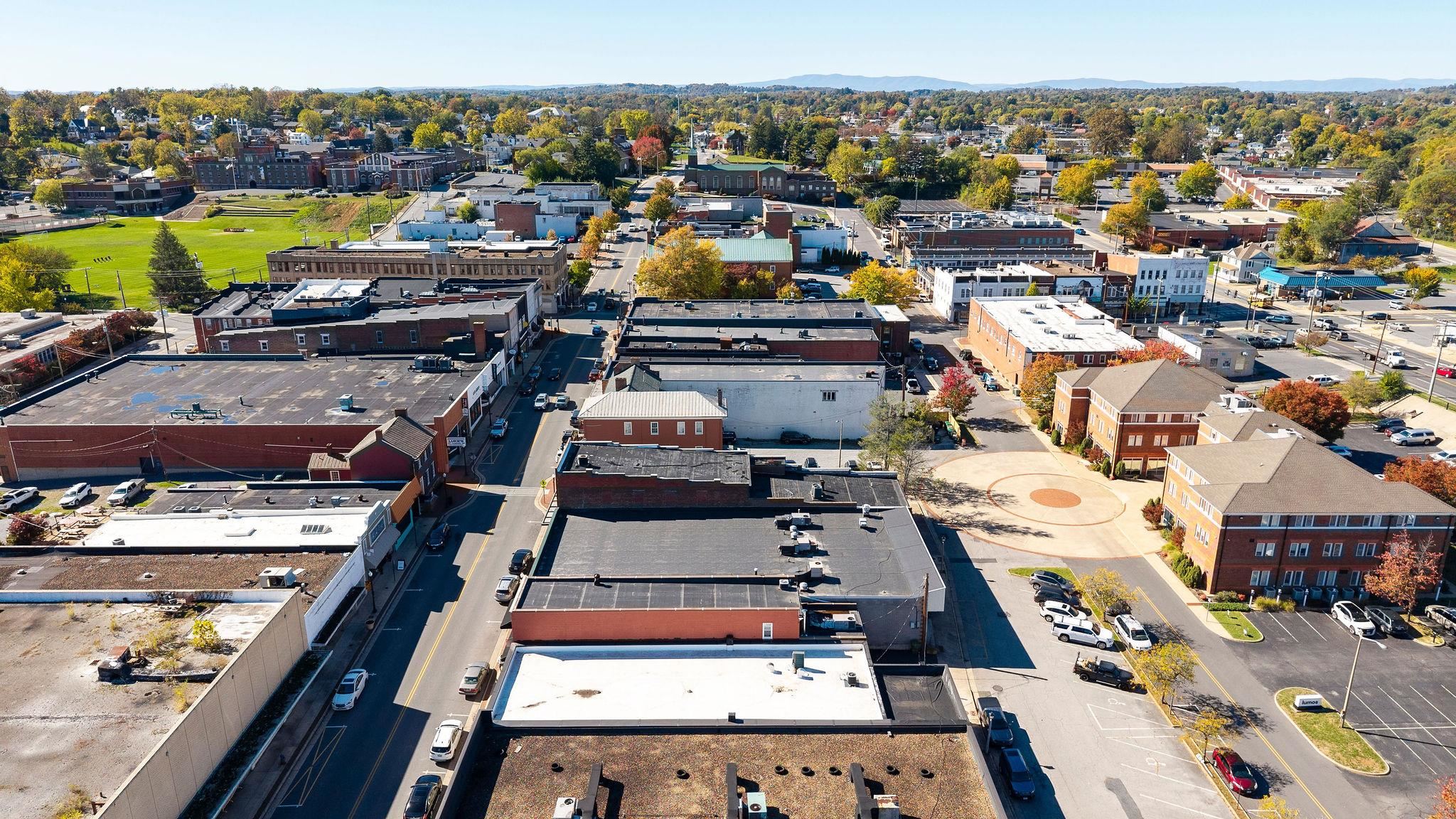 323 W MAIN ST
