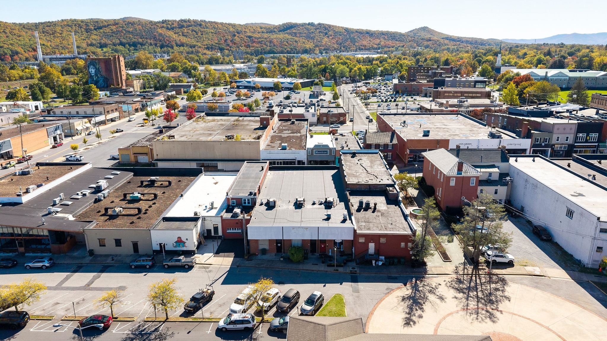 323 W MAIN ST