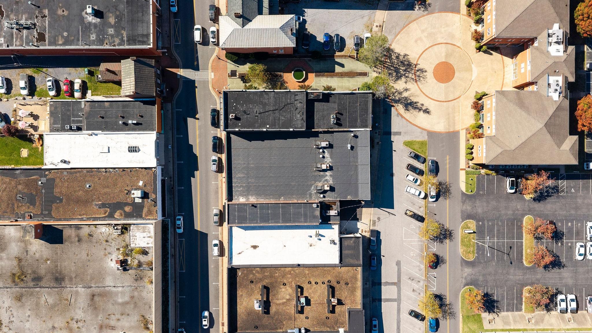 323 W MAIN ST