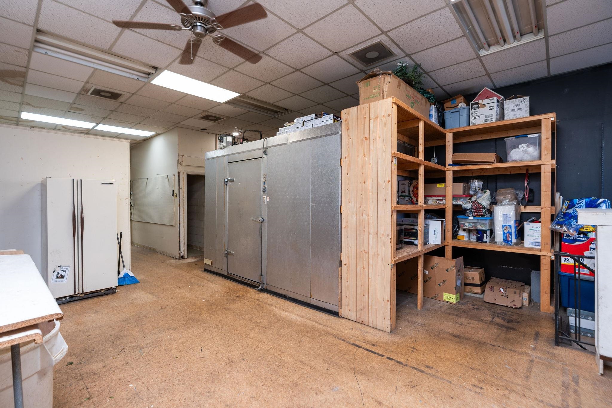323 W MAIN ST