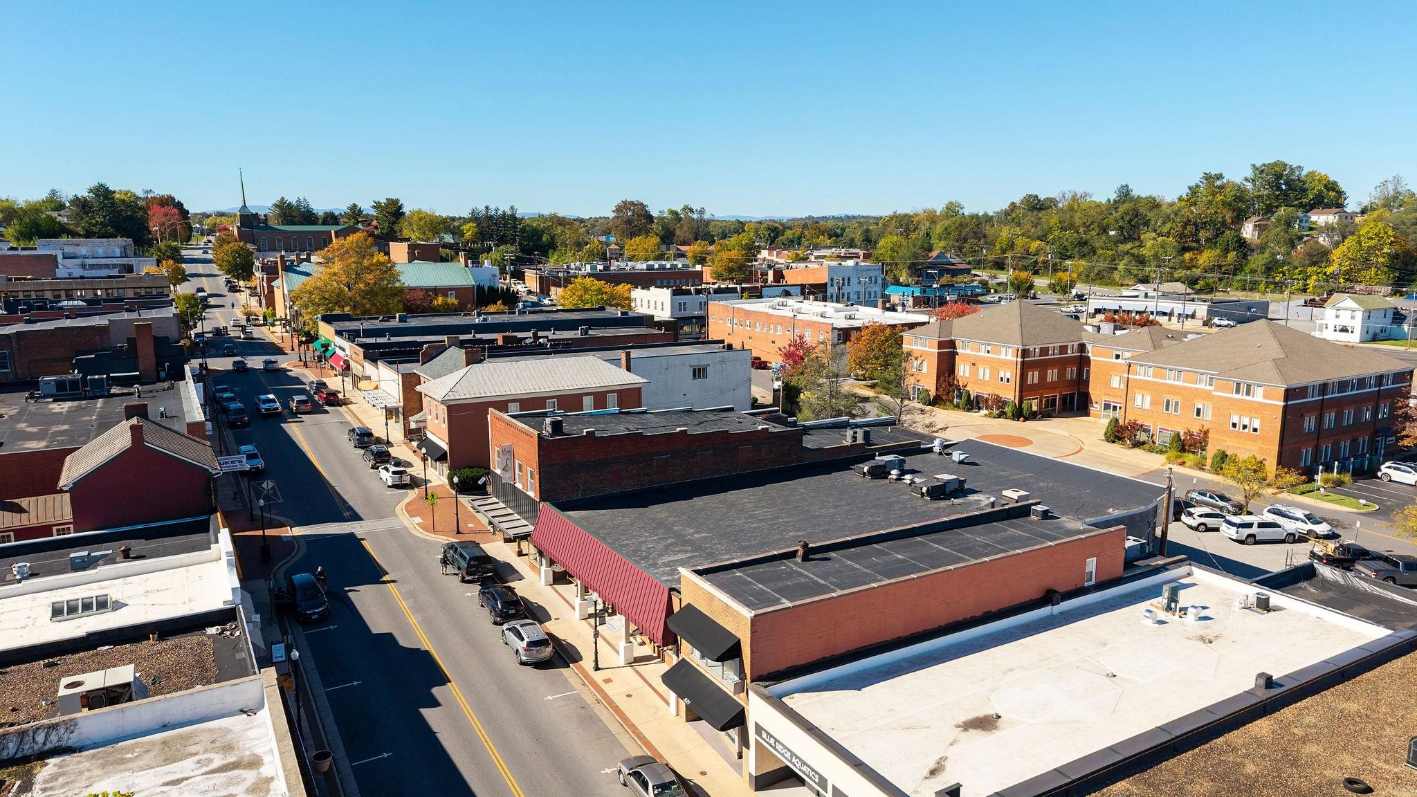 323 W MAIN ST