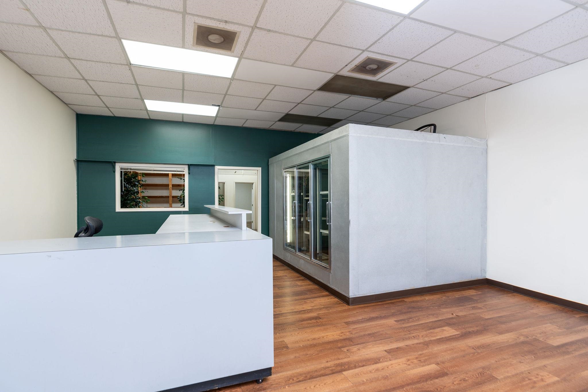 323 W MAIN ST