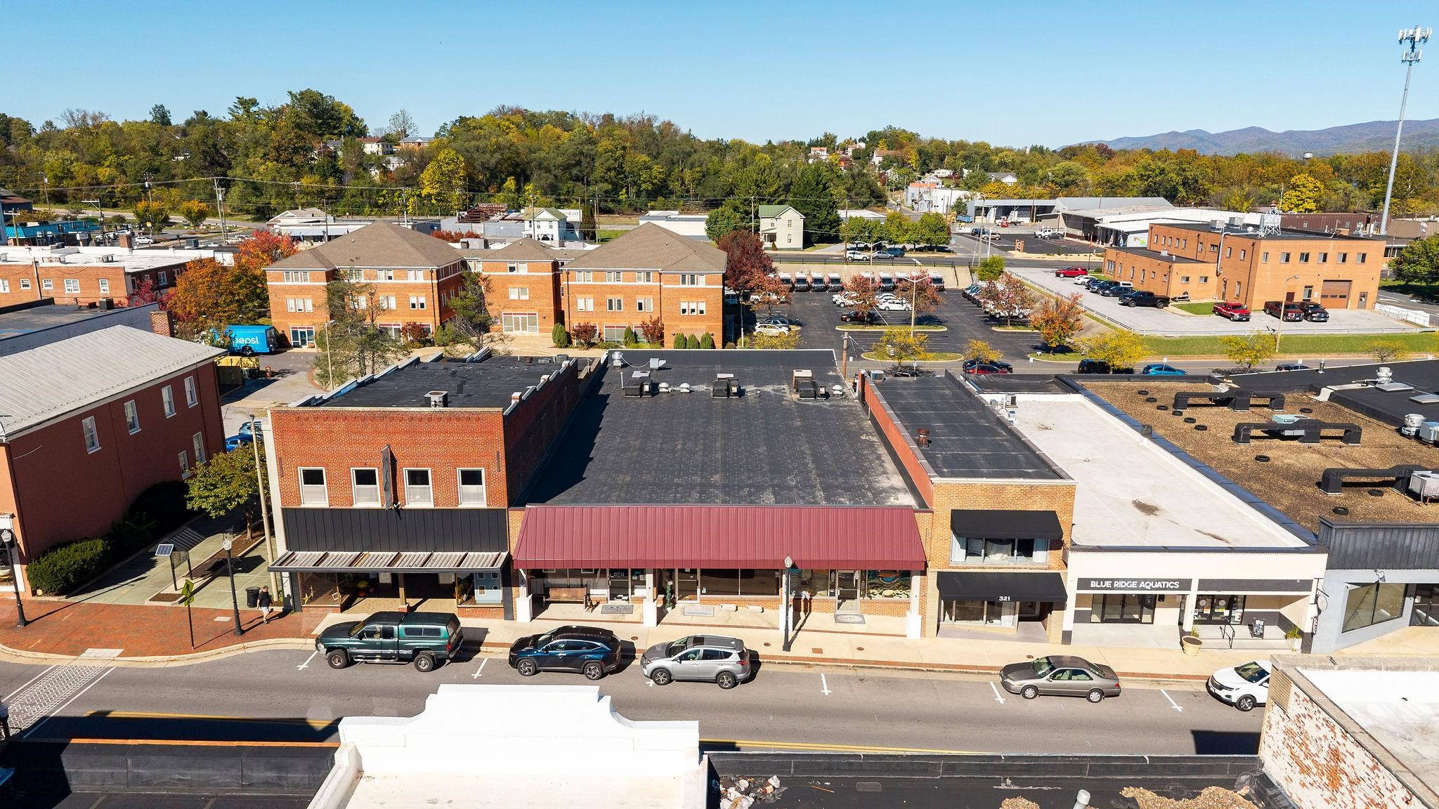323 W MAIN ST