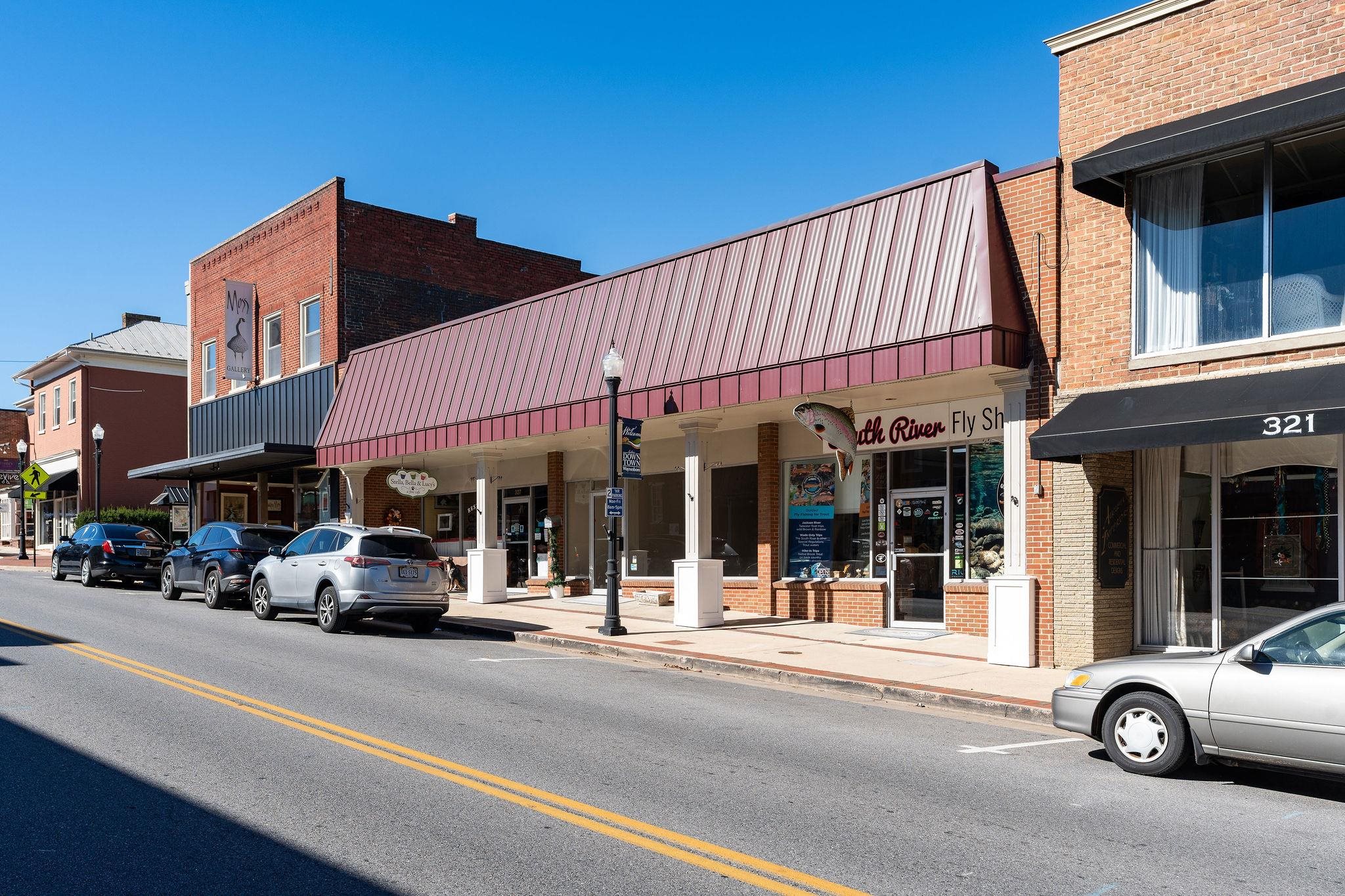323 W MAIN ST