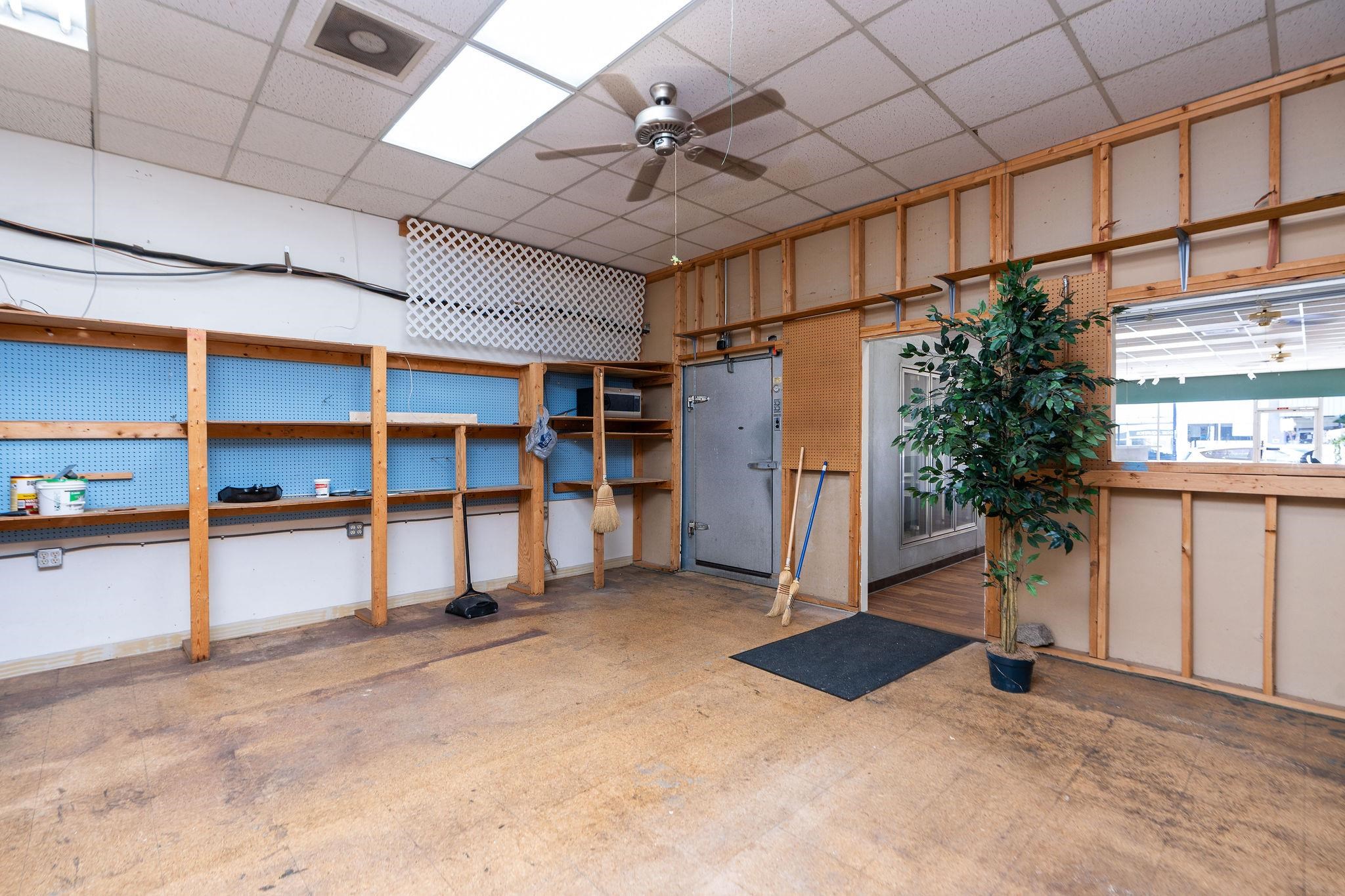 323 W MAIN ST
