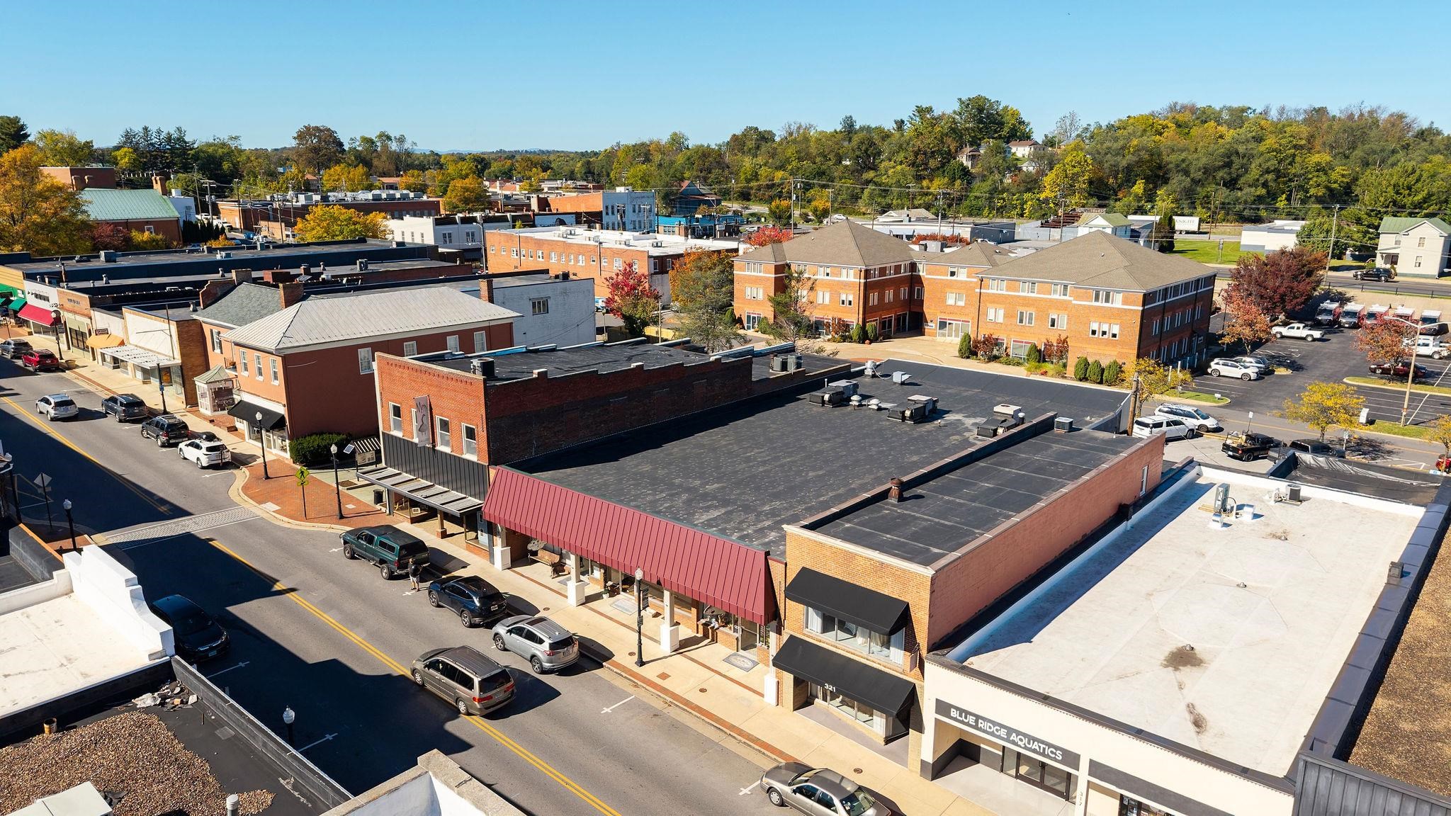 323 W MAIN ST