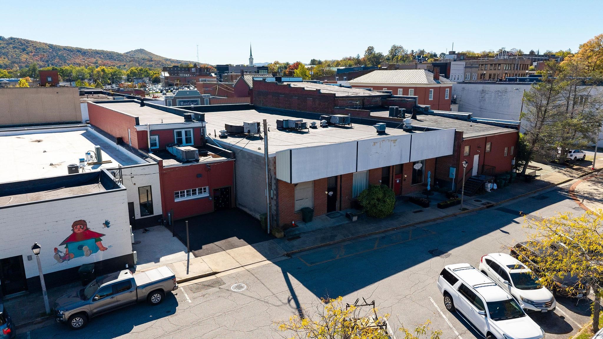 323 W MAIN ST