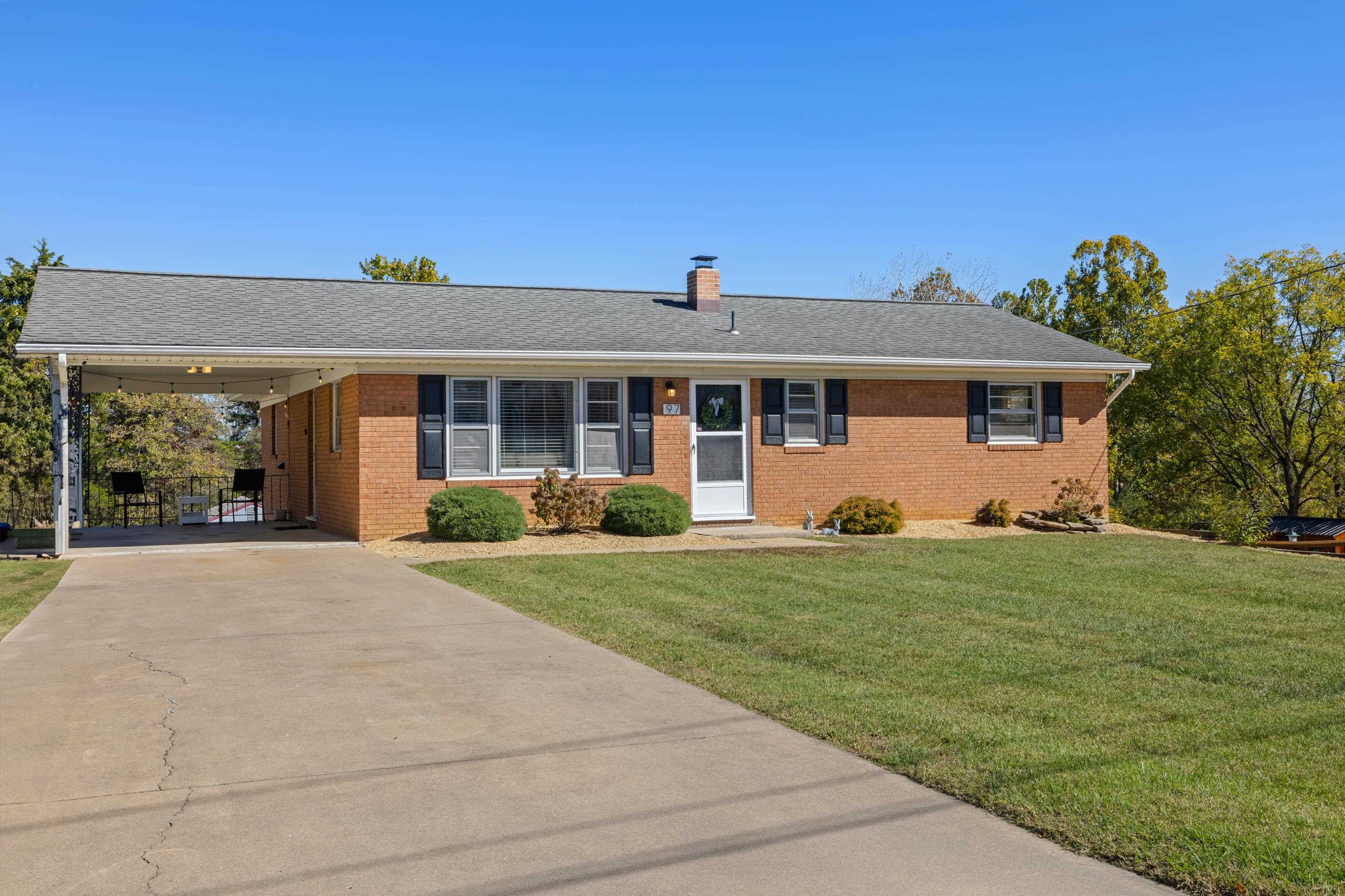 97 HILLSIDE DR